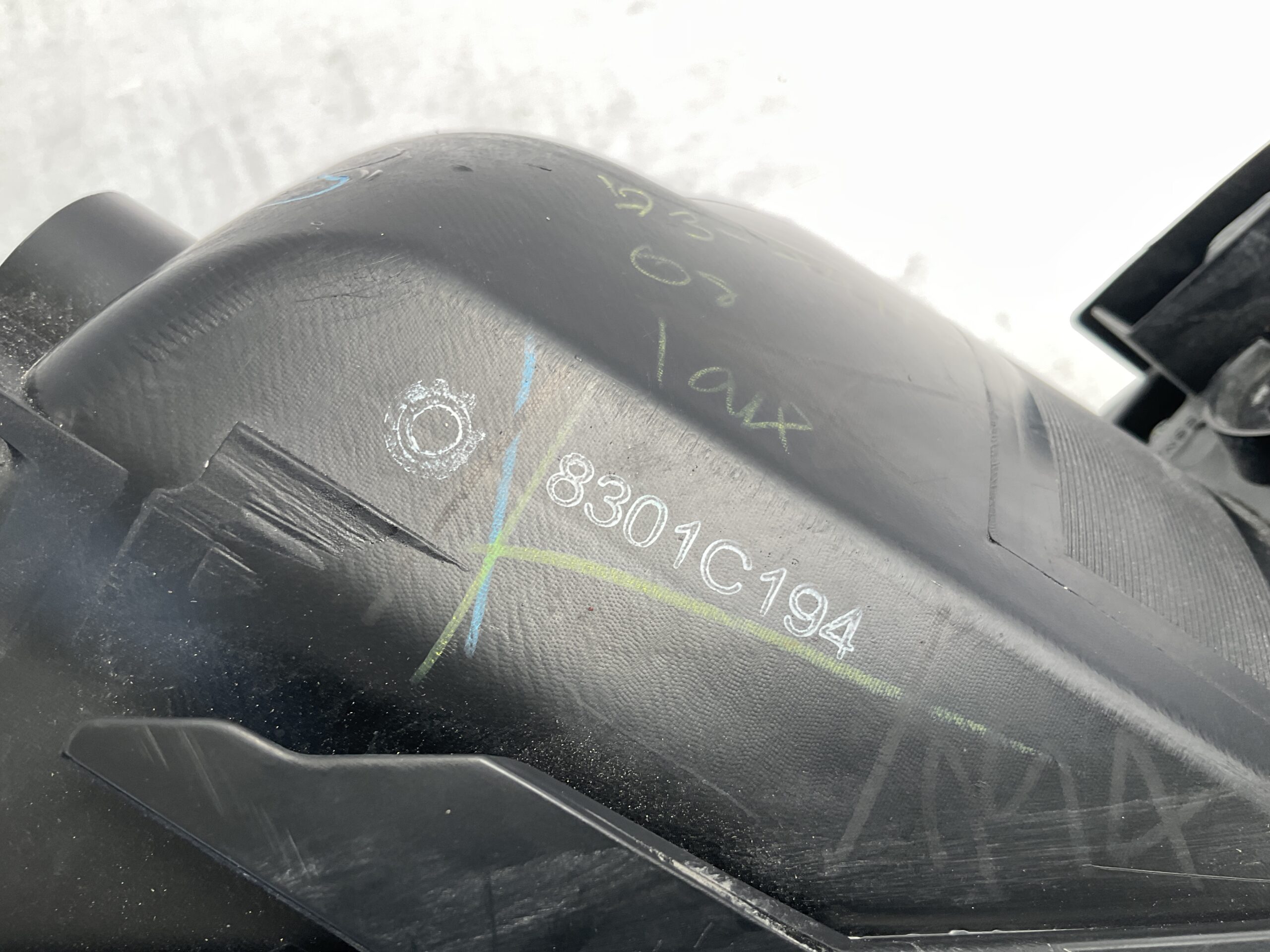 KOPLAMP MITSUBISHI SPACESTAR 14-17 HALOGEEN 8301C194 Rechts MI-1543