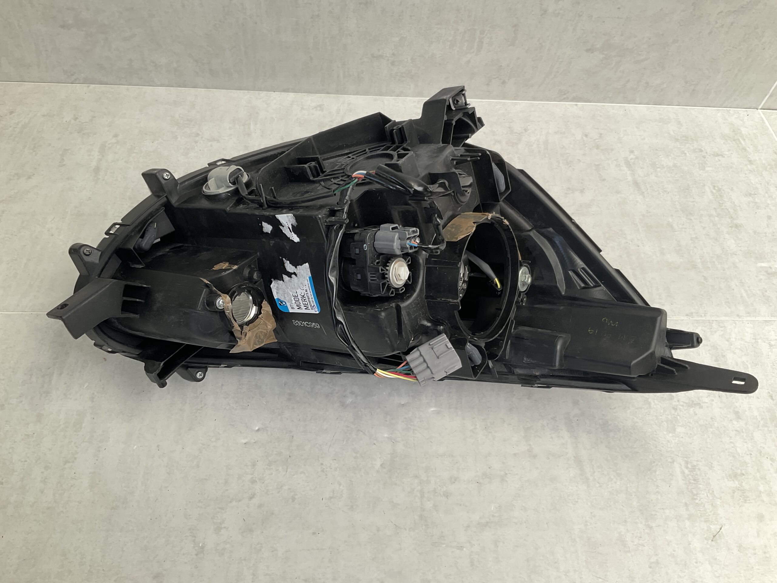 KOPLAMP MITSUBISHI SPACESTAR 16-19 LED 8301C959 LINKS MI-4226