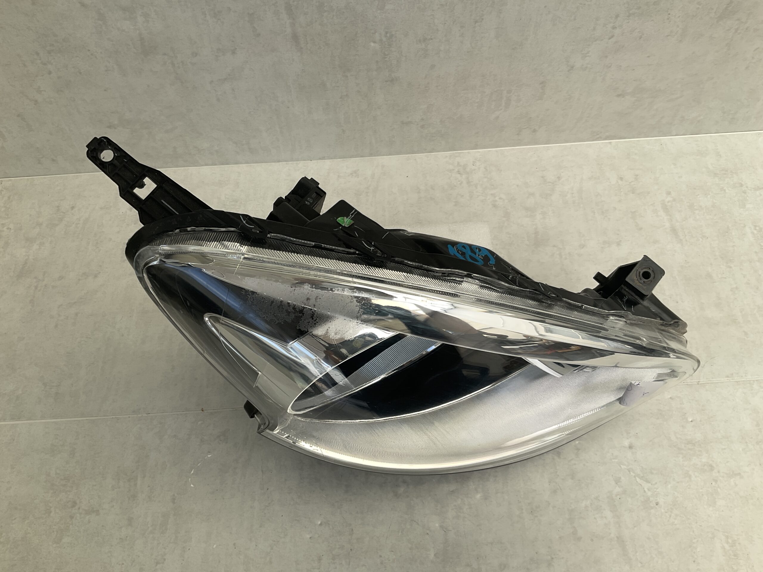 KOPLAMP MITSUBISHI COLT HALOGEEN RECHTS MI-8245