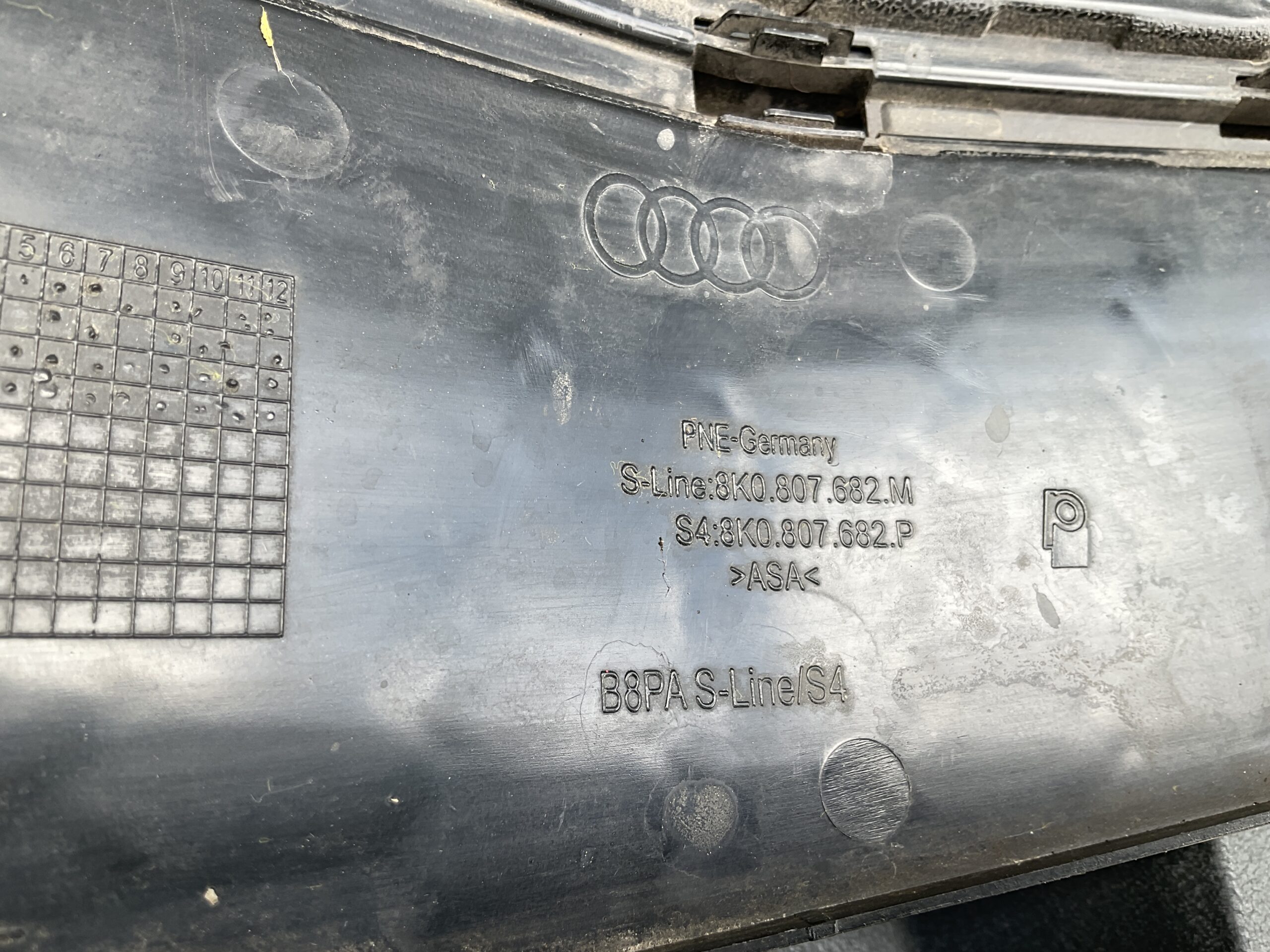 Bumper Grill Audi A4 S4 B8 8k0807682m Mistlamp Rooster AU:21437