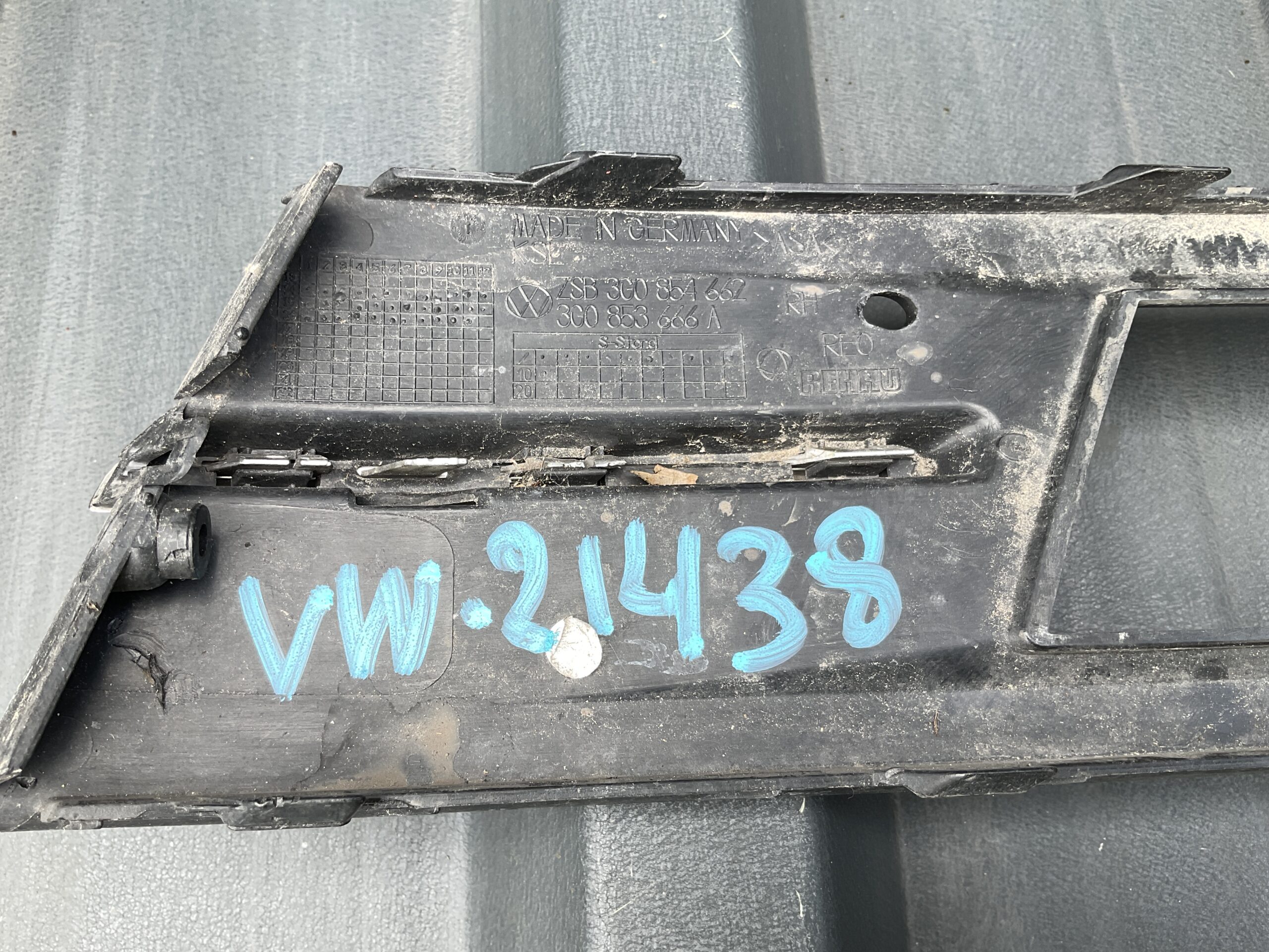 Bumper Grill Volkswagen Passat B8 3G0853666A Mistlamp Rooster VW:21438