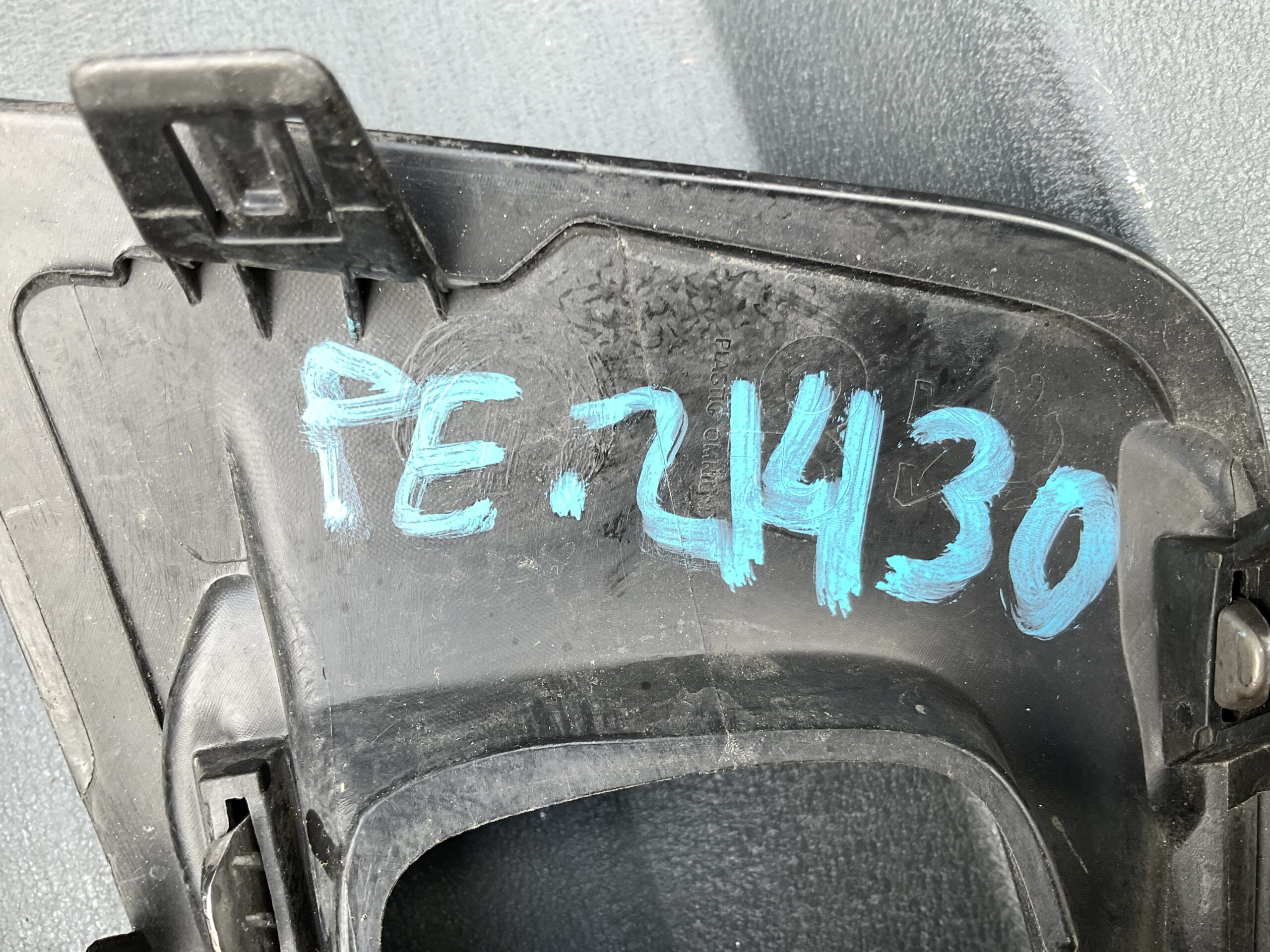 Bumper Grill Peugeot 3008 II 2017 9810881377 Mistlamp Rooster Links PE:21430