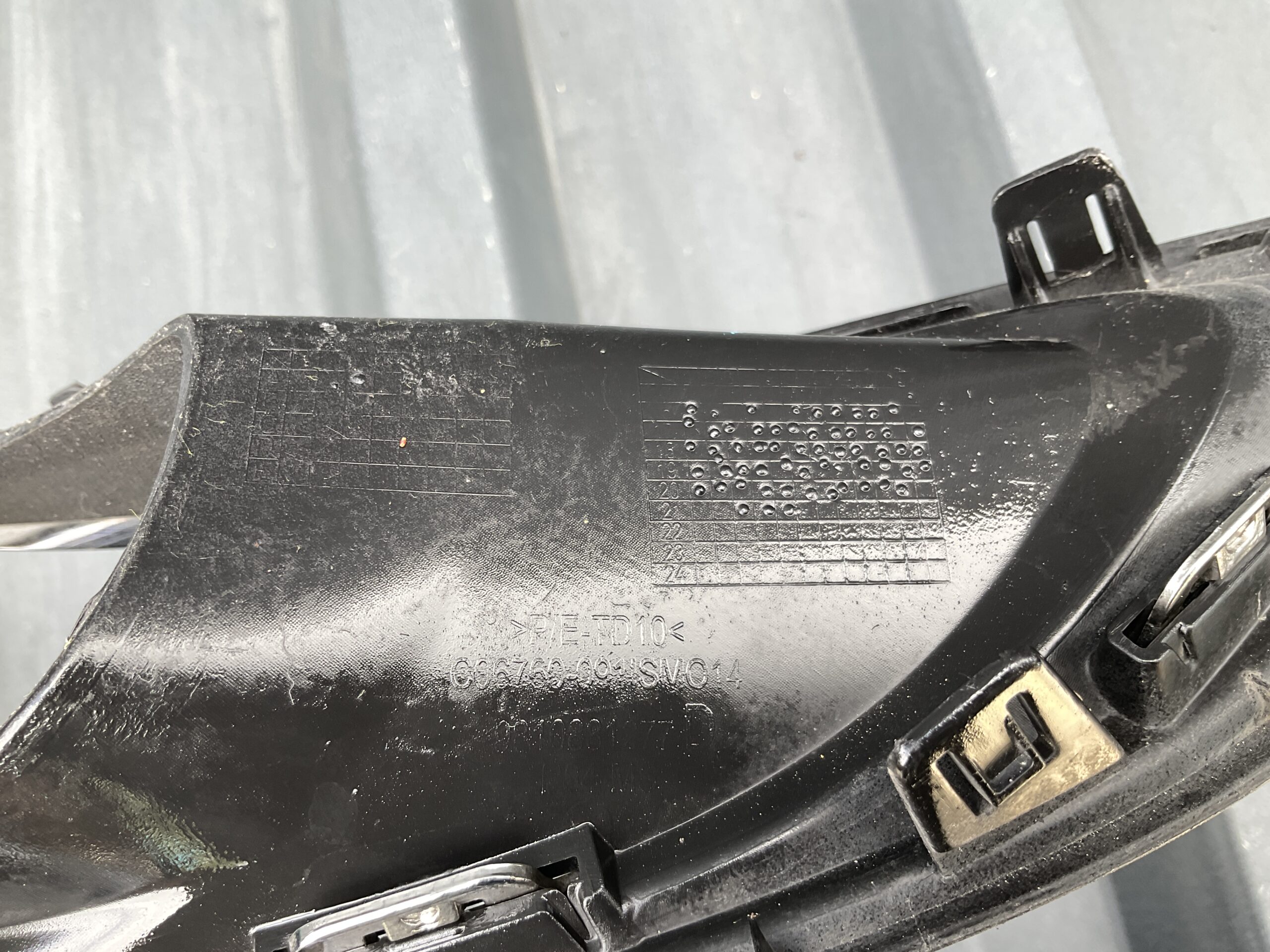 Bumper Grill Peugeot 3008 II 2017 9810881277 Mistlamp Rooster Rechts PE:21439