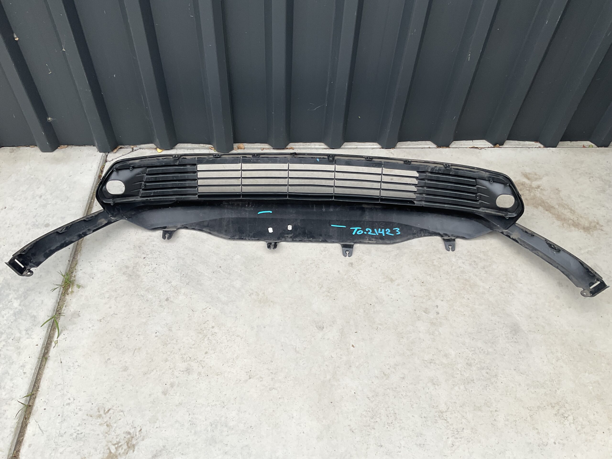 Bumper Grill Toyota Yaris Cross 521290D080 Voorbumper onderste grill TO:21423