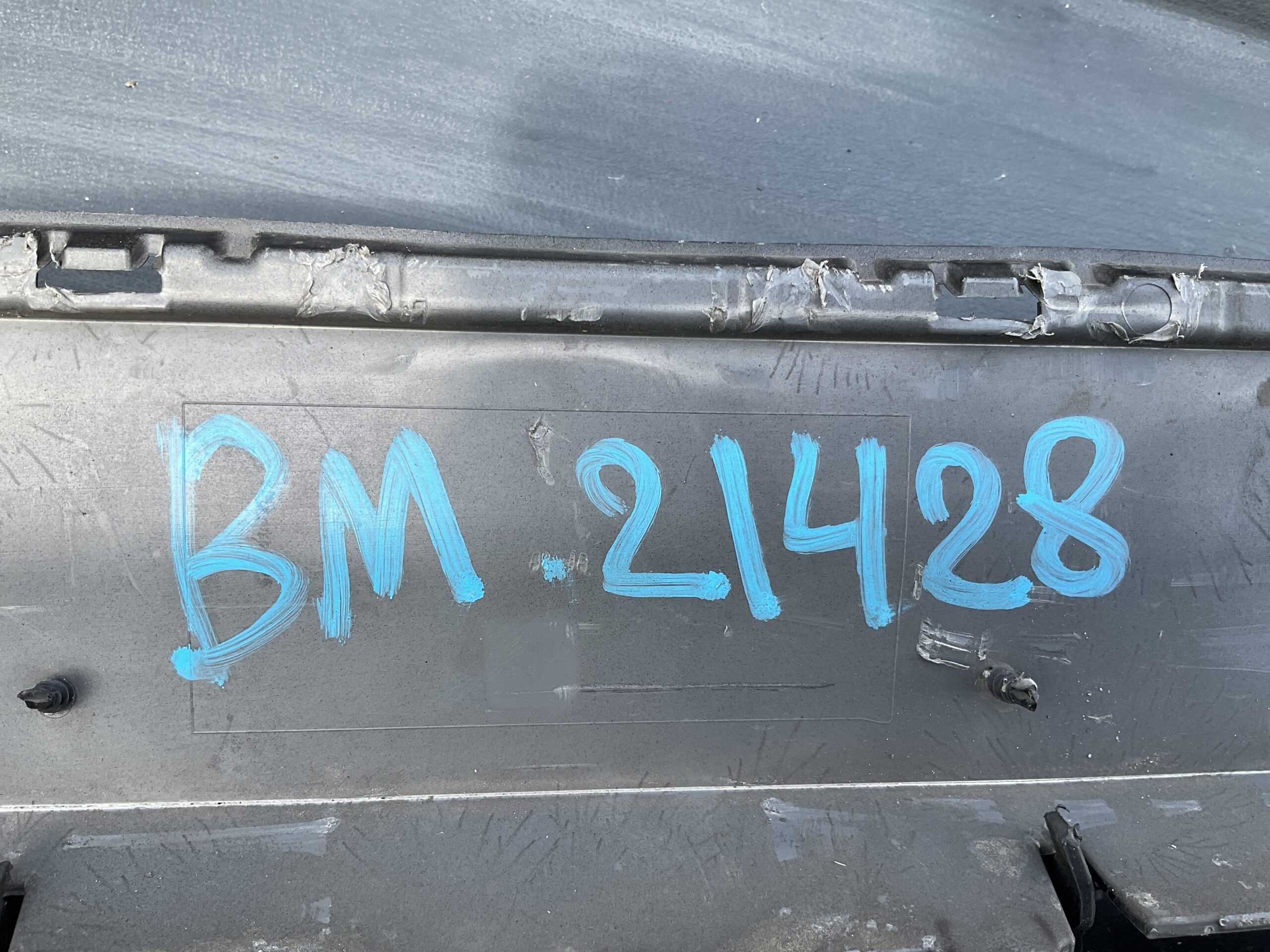 Bumper Grill BMW X1 U11 2022 51119881918 Voorbumper gril BM:21428