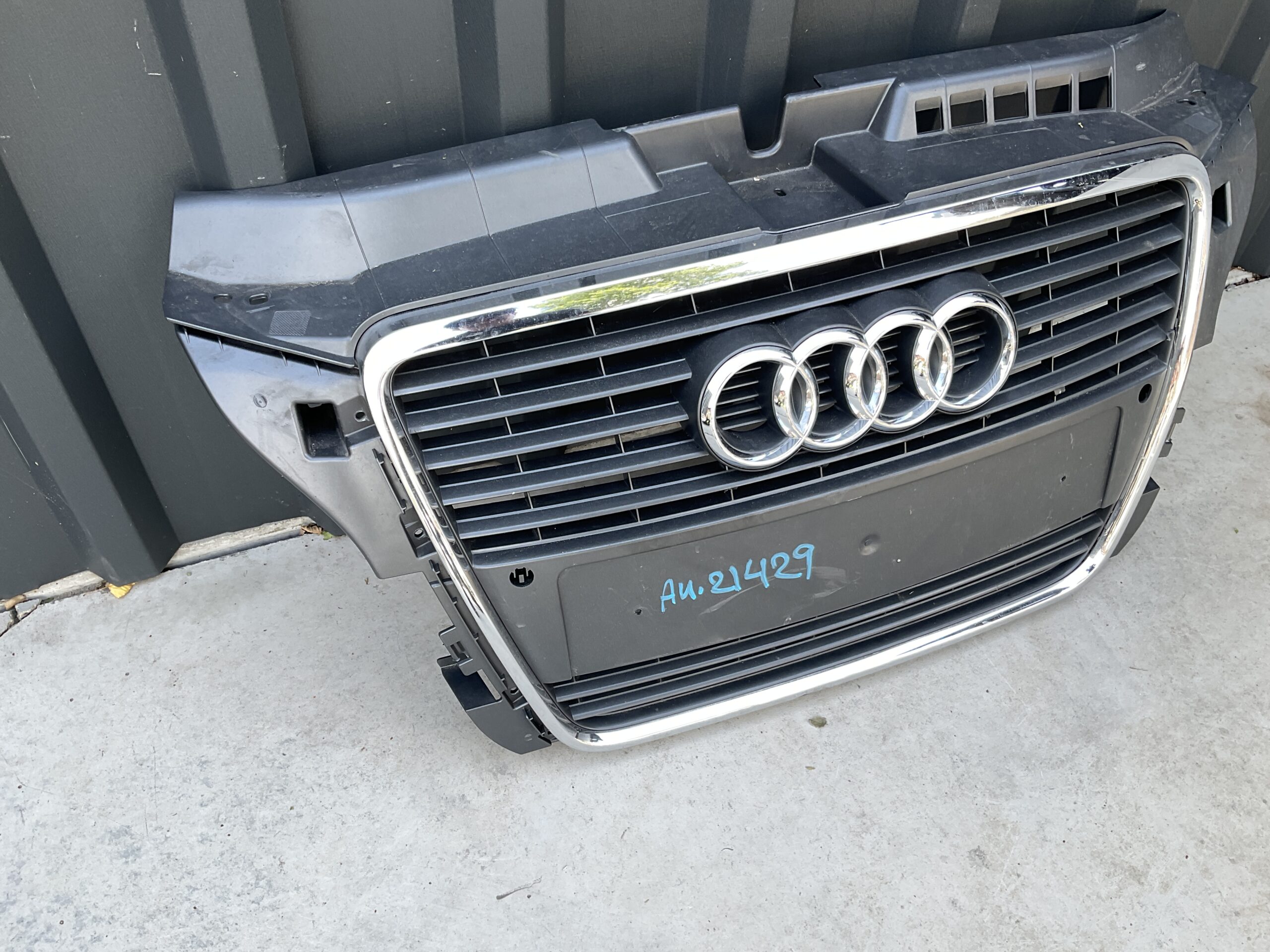 Bumper Grill Audi A3 - 8P0853651M Voorbumper Gril AU:21429