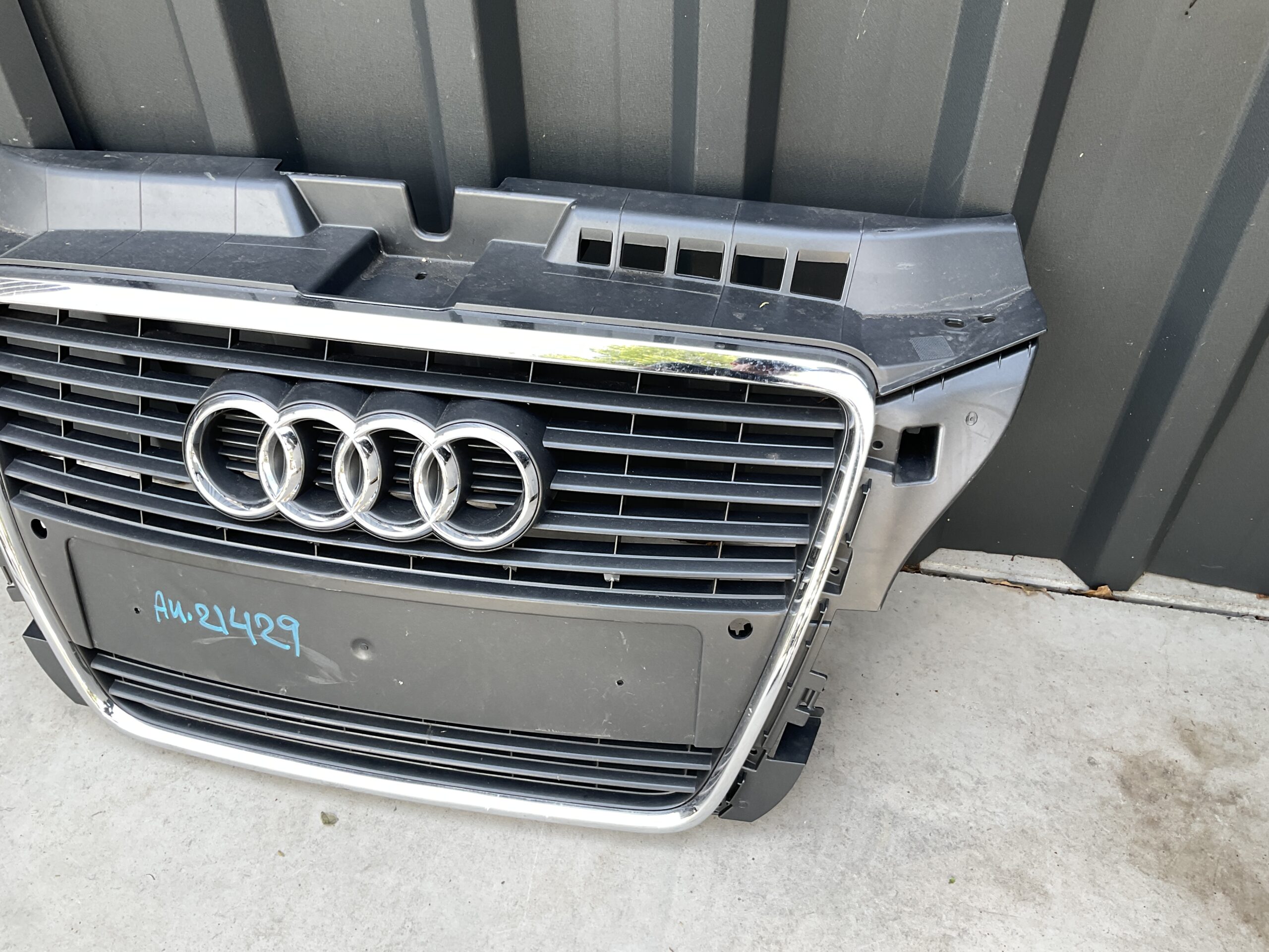 Bumper Grill Audi A3 - 8P0853651M Voorbumper Gril AU:21429