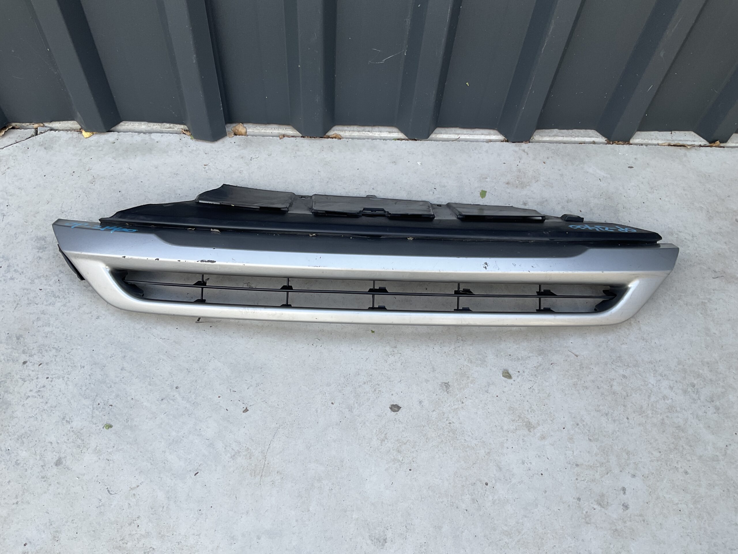 Bumper Grill Opel Crossland X 39097371 Ondergrill Lip OP:21400