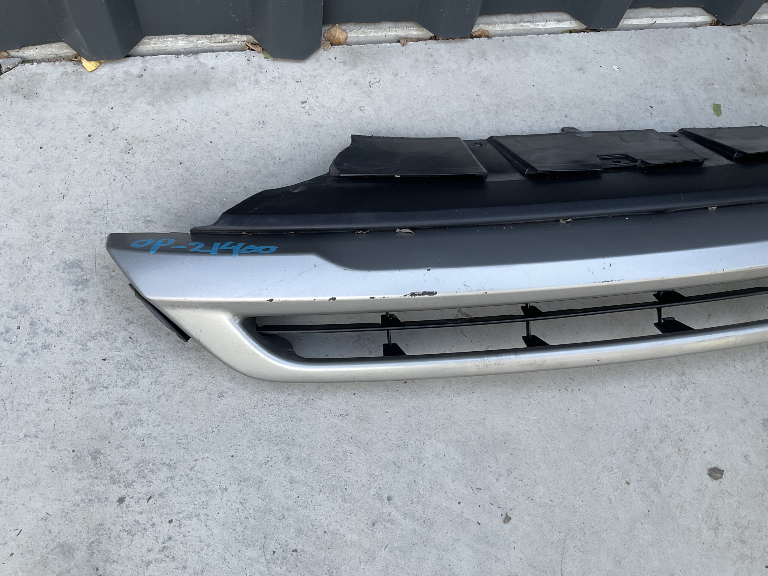 Bumper Grill Opel Crossland X 39097371 Ondergrill Lip OP:21400