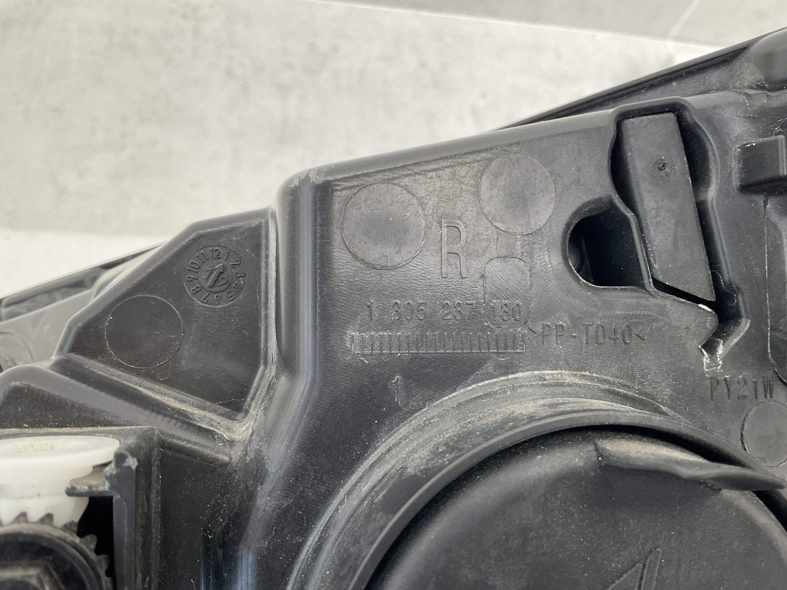 KOPLAMP RENAULT CAPTUR J5 H5 13-17 260102734R RECHTS RE-4898