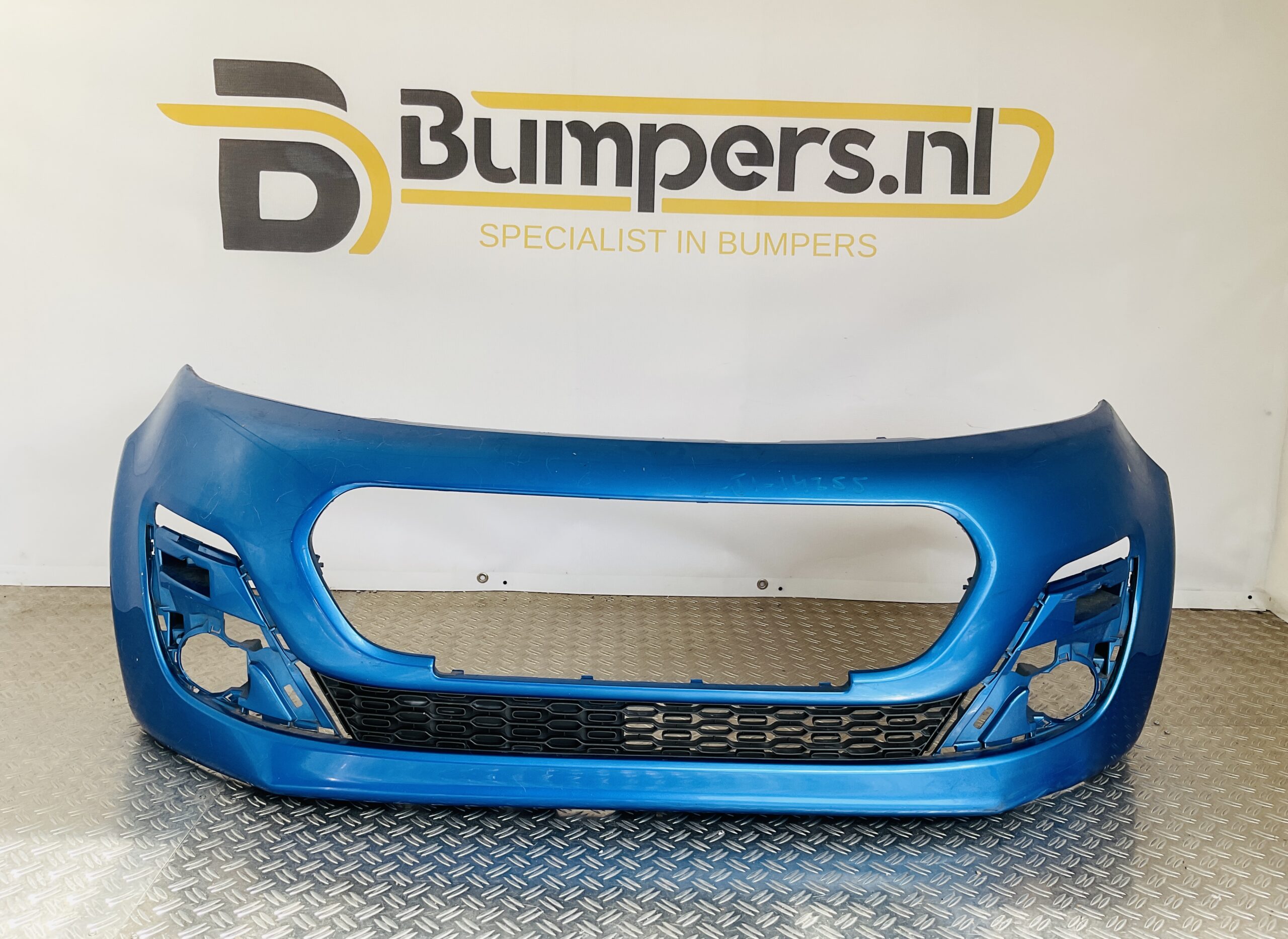 Bumper Peugeot 107 Facelift 11-14 52119-0H120 Voorbumper 2-J1-14255z
