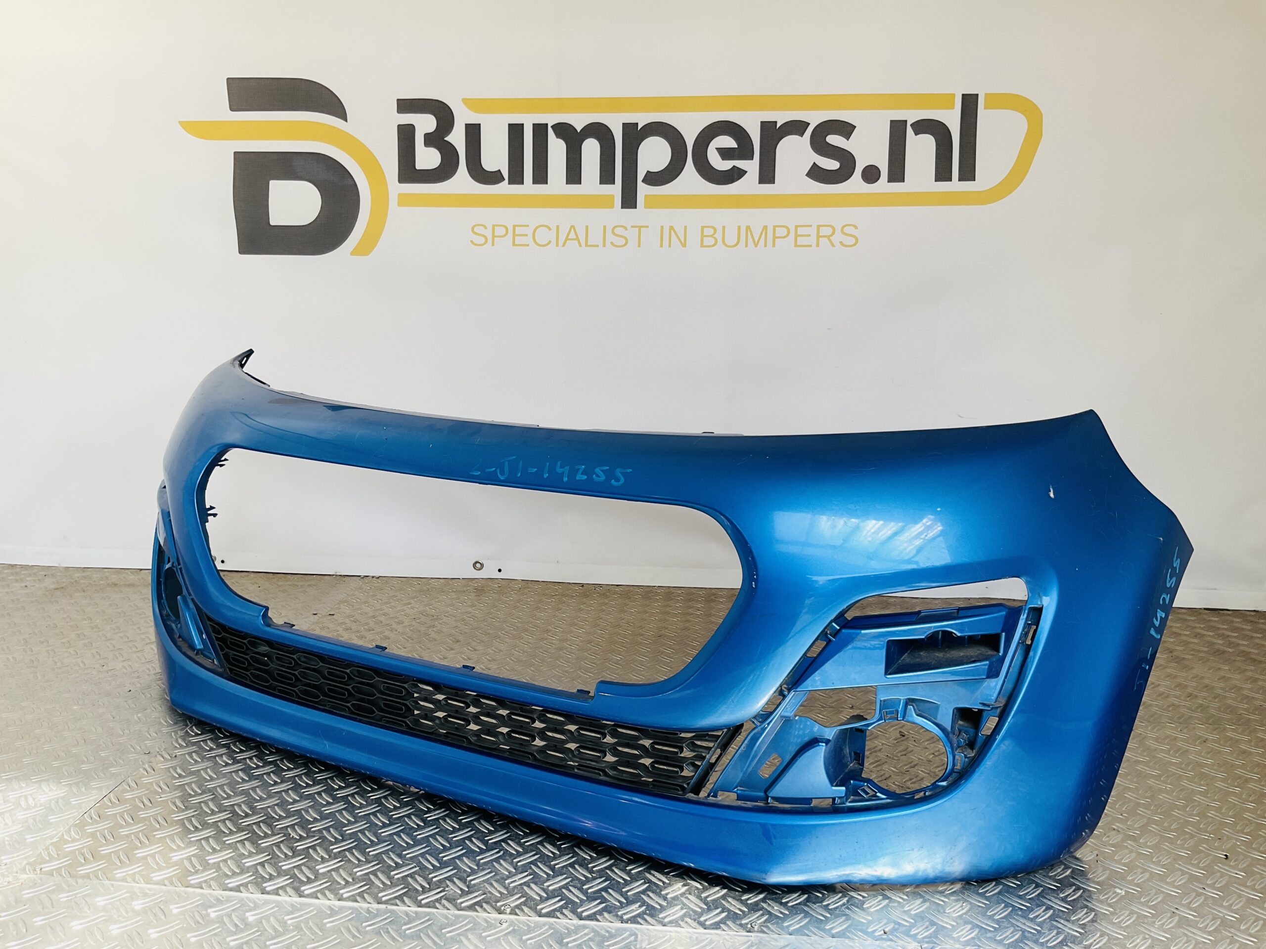 Bumper Peugeot 107 Facelift 11-14 52119-0H120 Voorbumper 2-J1-14255z
