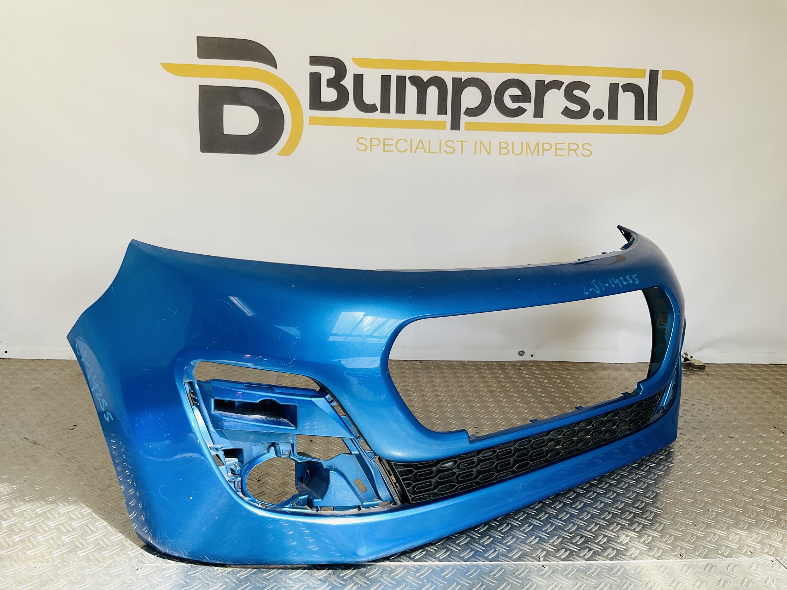 Bumper Peugeot 107 Facelift 11-14 52119-0H120 Voorbumper 2-J1-14255z
