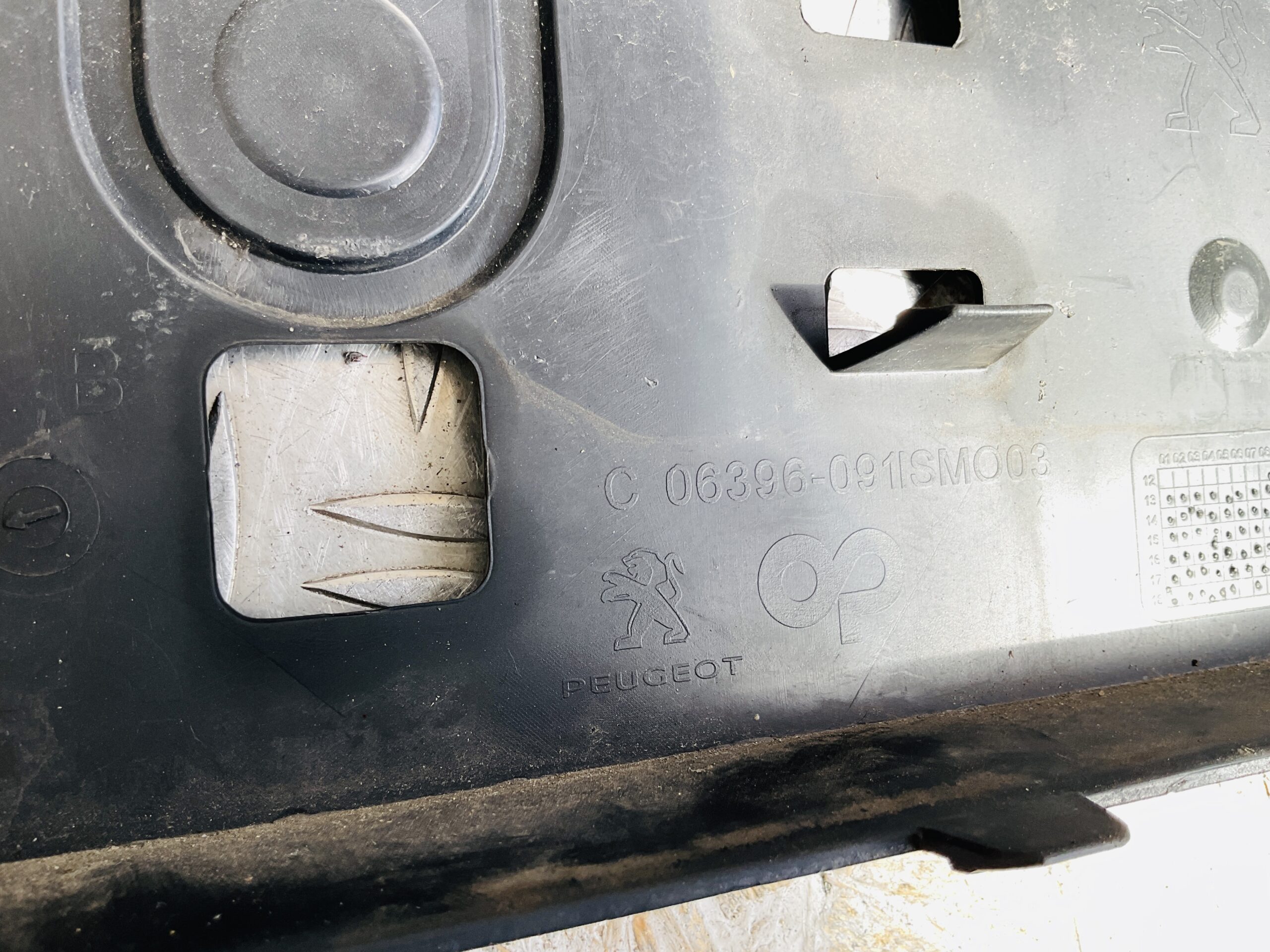 Bumper Peugeot 308 Normaal 2012-2016 4xpdc AA36136466 Voorbumper 2-J3-14230z