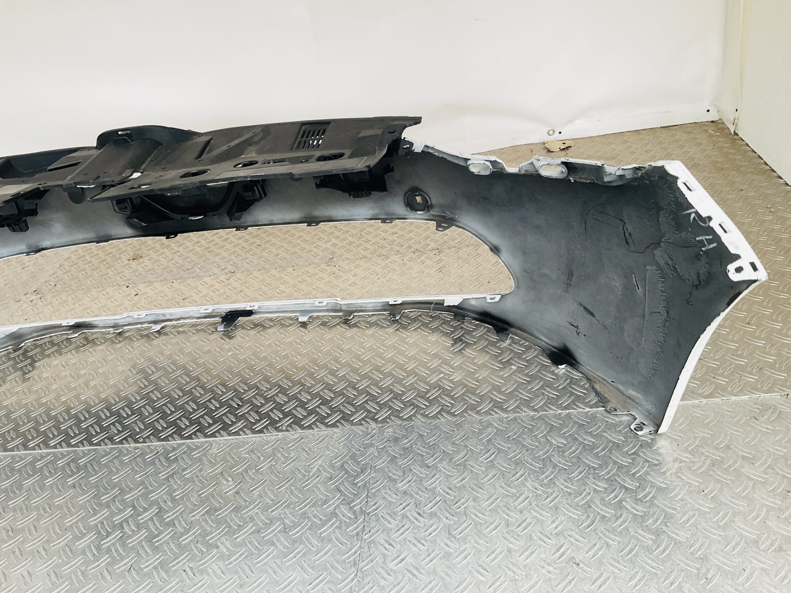 Bumper Renault Clio 4 2012-2015 620221112R Voorbumper 2-F2-14348z