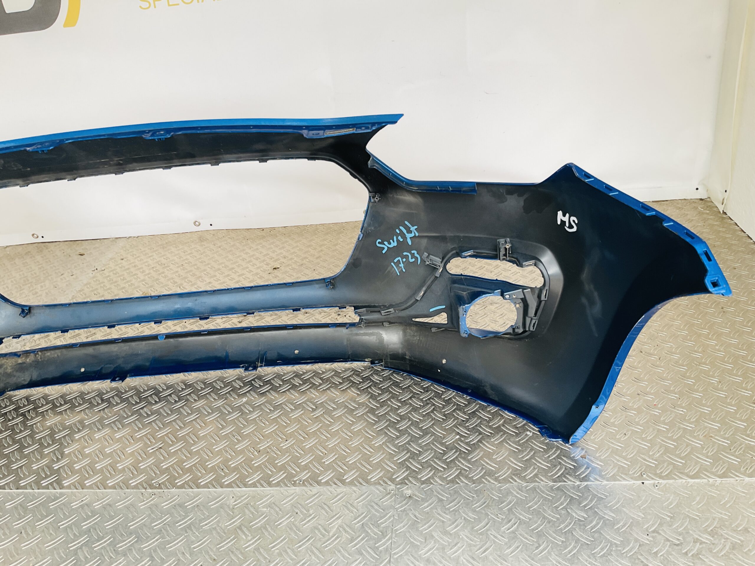 Bumper Suzuki Swift MK8 VIII 2017-2021 71711-53R Voorbumper 2-E7-14360z