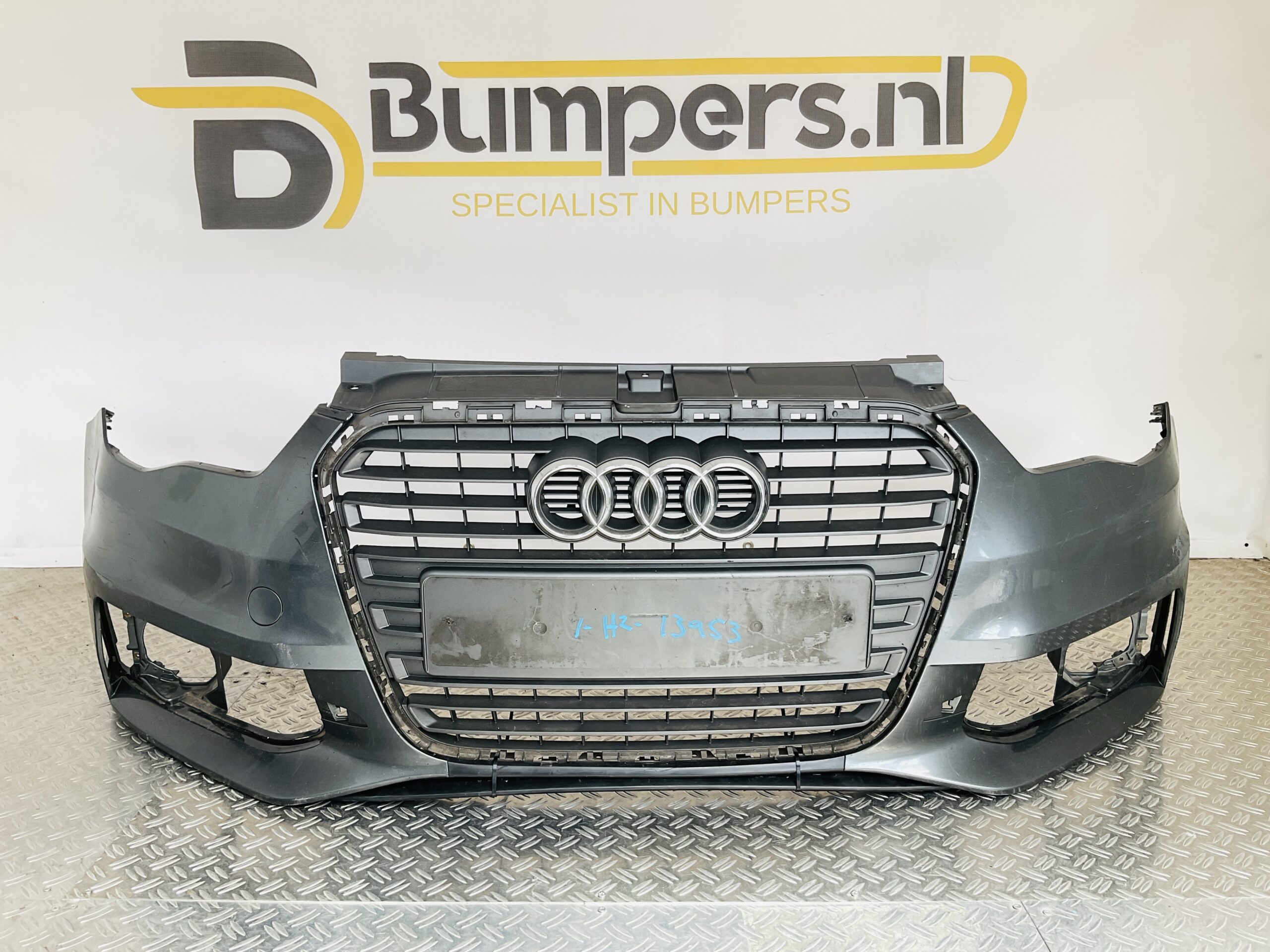 Bumper Audi A1 8X0 Sline S-Line 10-15 8X0807437D Voorbumper 1-H2-13953z