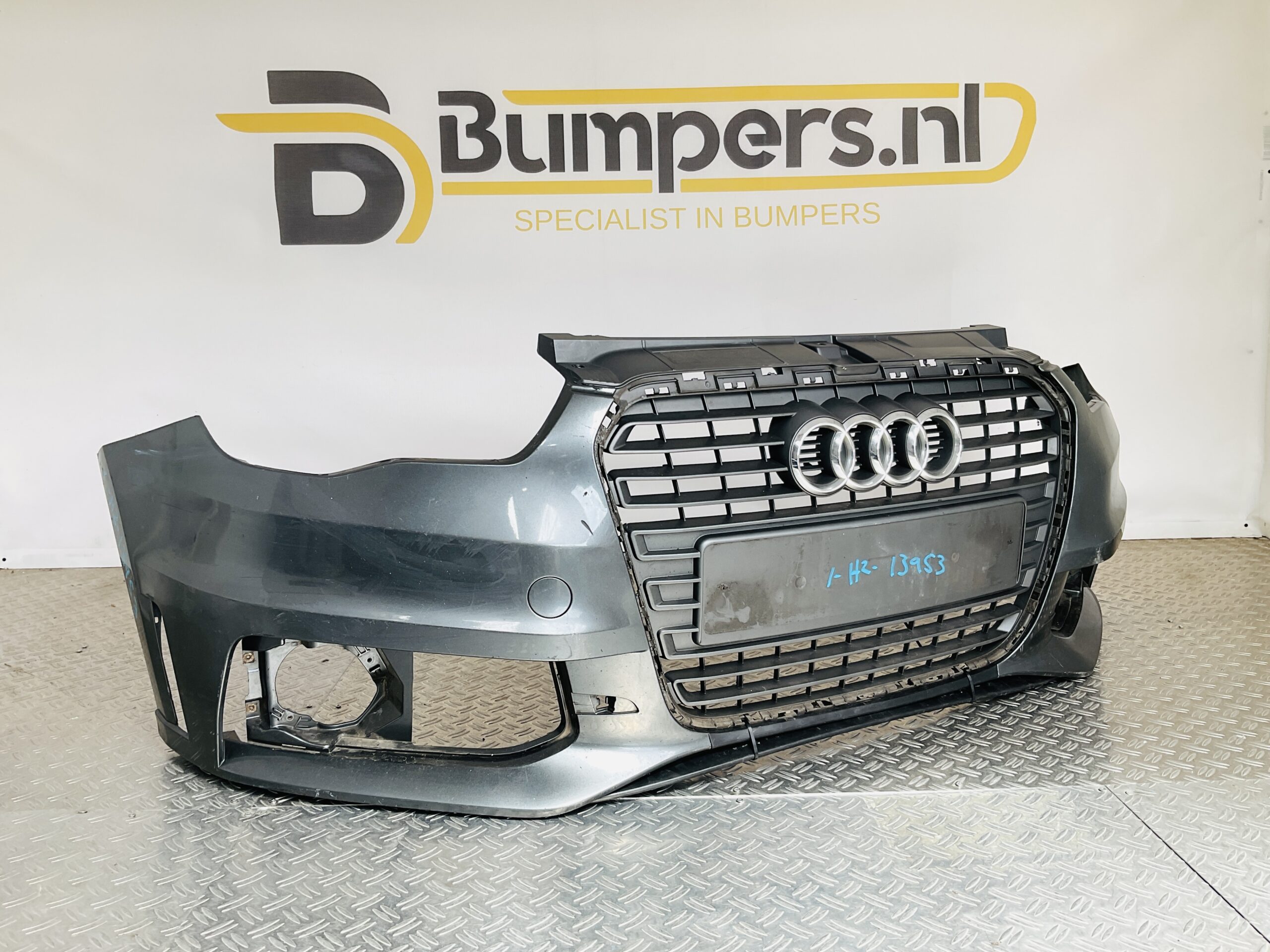 Bumper Audi A1 8X0 Sline S-Line 10-15 8X0807437D Voorbumper 1-H2-13953z