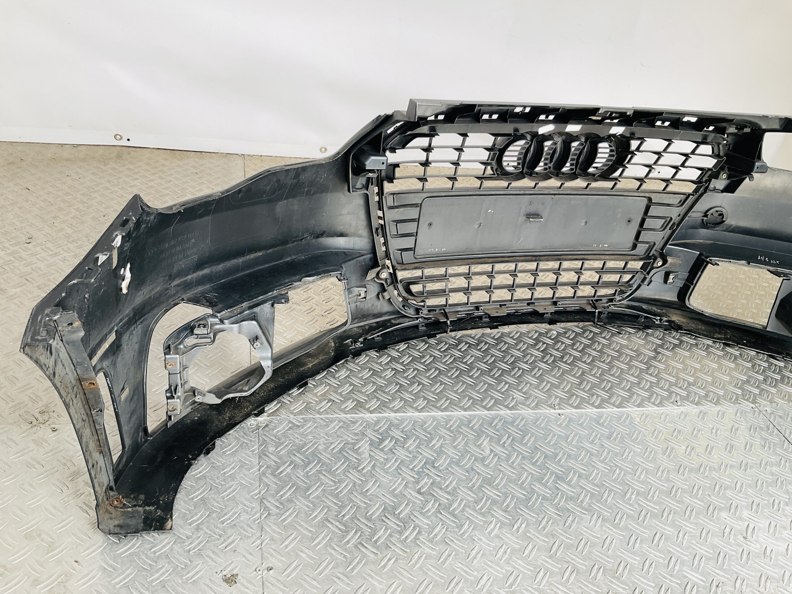 Bumper Audi A1 8X0 Sline S-Line 10-15 8X0807437D Voorbumper 1-H2-13953z