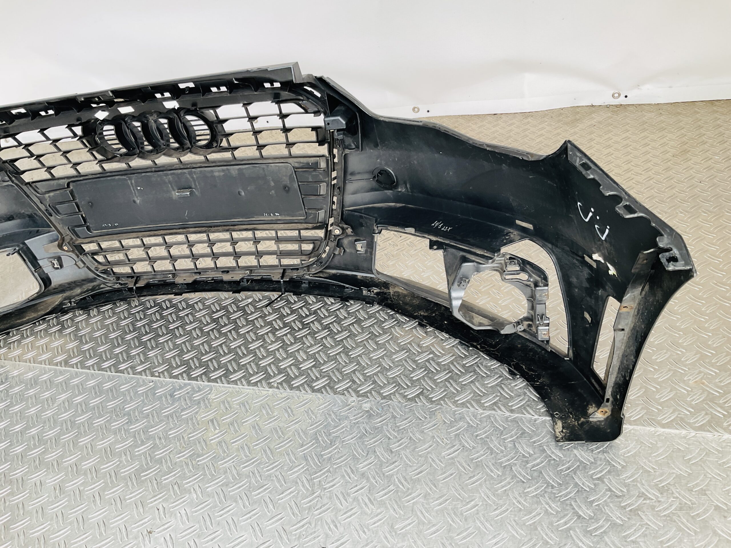 Bumper Audi A1 8X0 Sline S-Line 10-15 8X0807437D Voorbumper 1-H2-13953z