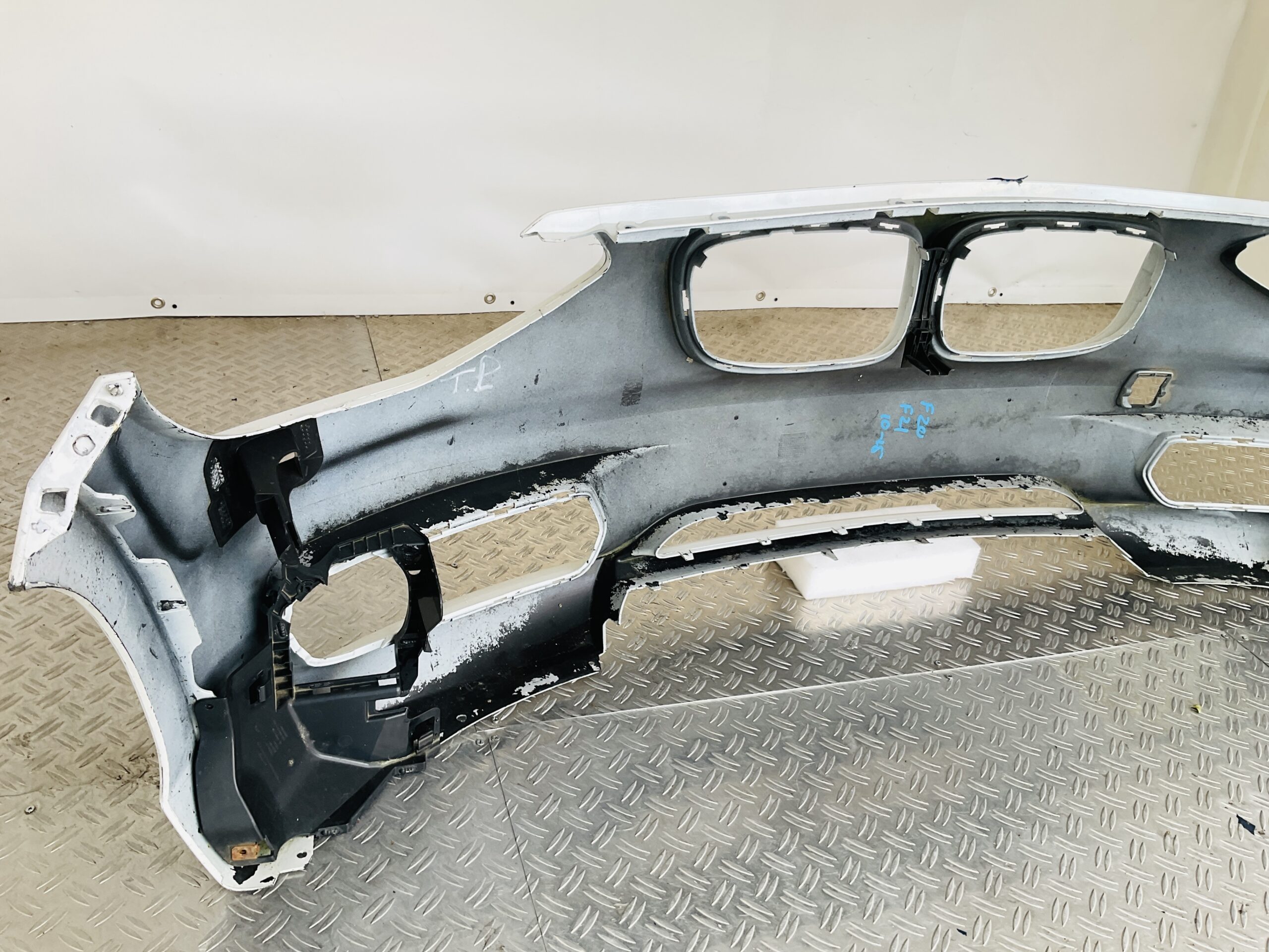 Bumper BMW 1 Serie F20 F21 Normaal 11-15 kls 51117245731 Voorbumper 2-K7-14401z