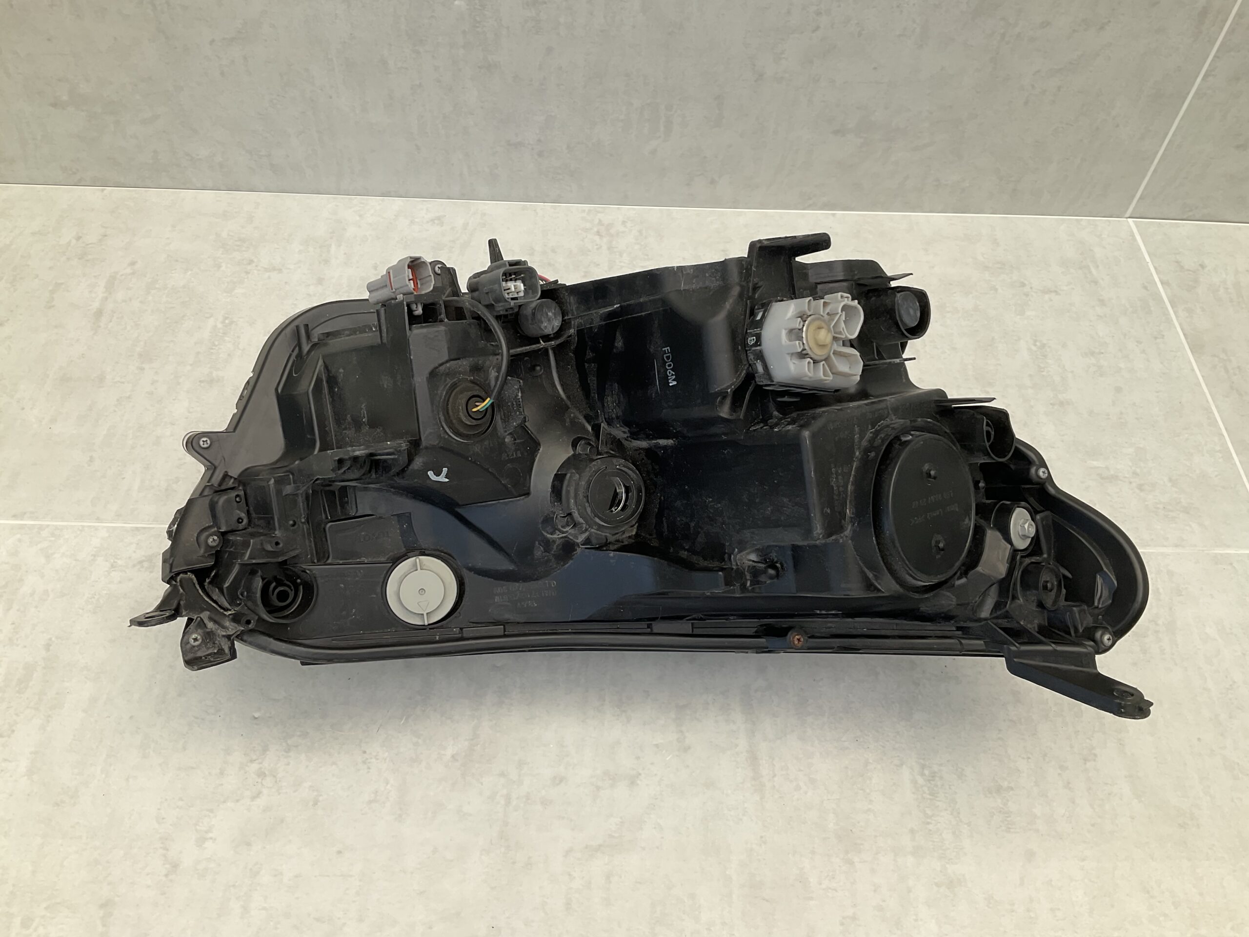 KOPLAMP TOYOTA RAV 4 RAV-4 XA40 XENON LED W3049 LINKS TO-8461