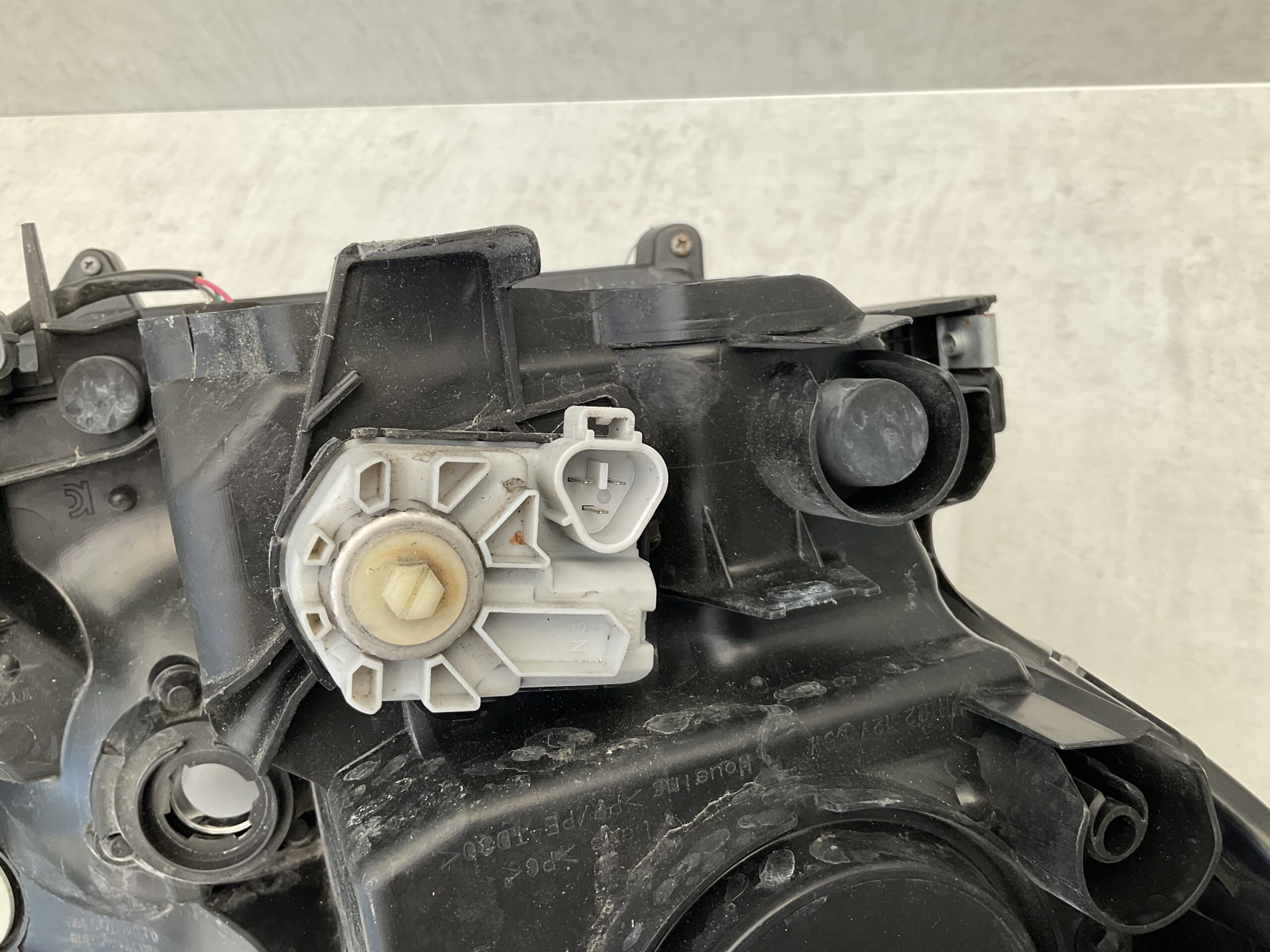 KOPLAMP TOYOTA RAV 4 RAV-4 XA40 XENON LED W3049 LINKS TO-8461