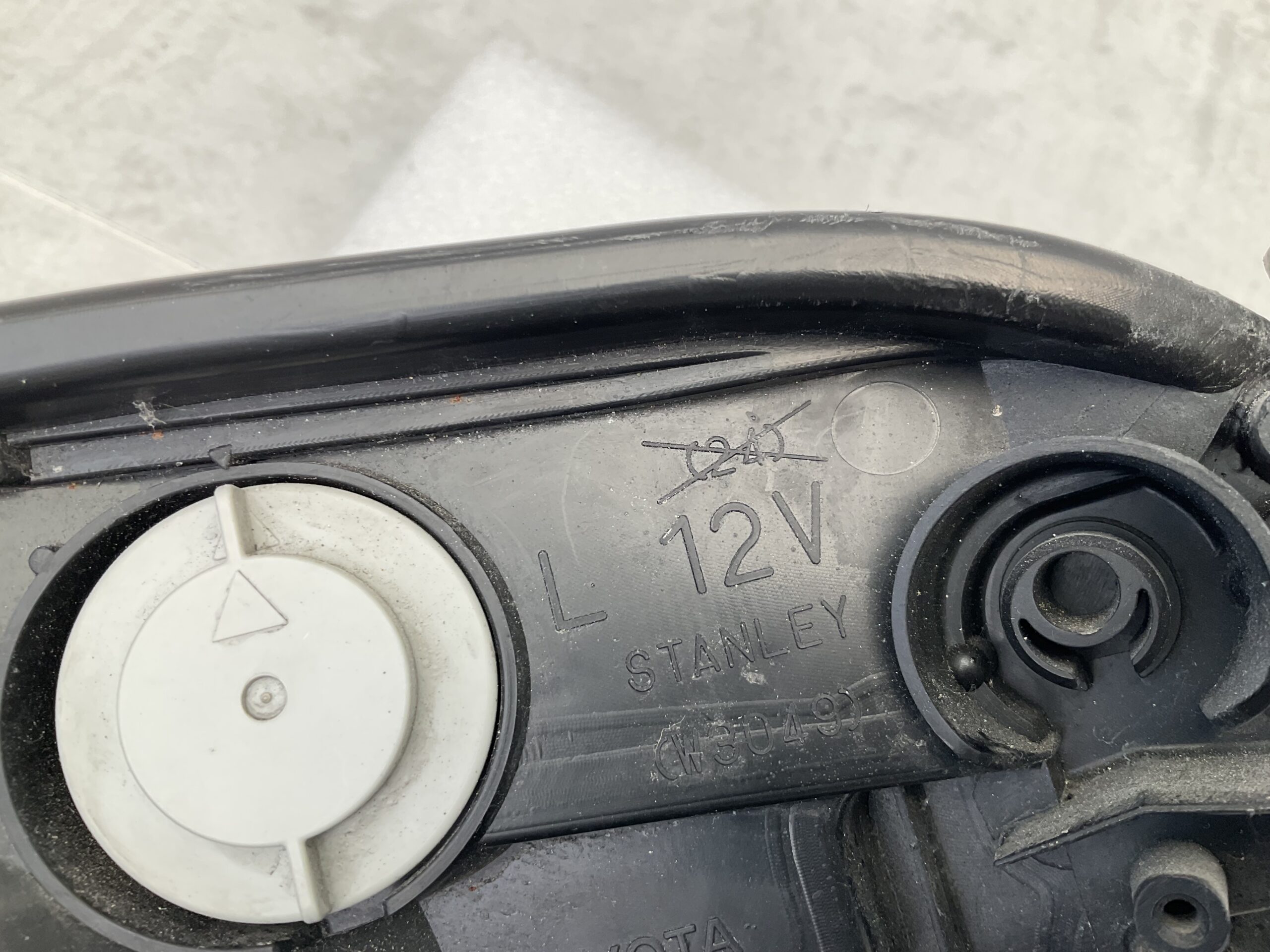 KOPLAMP TOYOTA RAV 4 RAV-4 XA40 XENON LED W3049 LINKS TO-8461