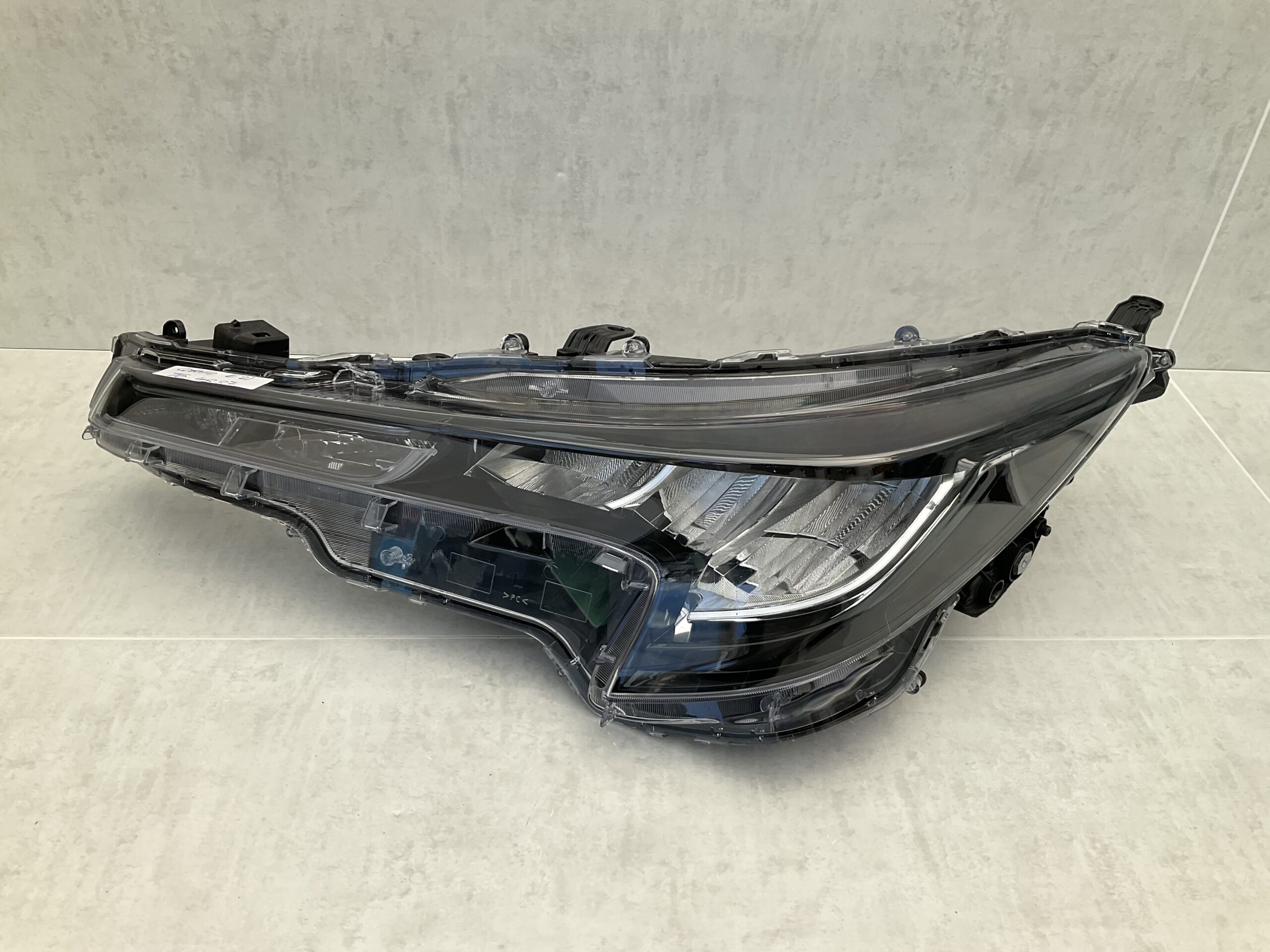 KOPLAMP TOYOTA COROLLA E21 81150-02S70 LINKS TO-4837