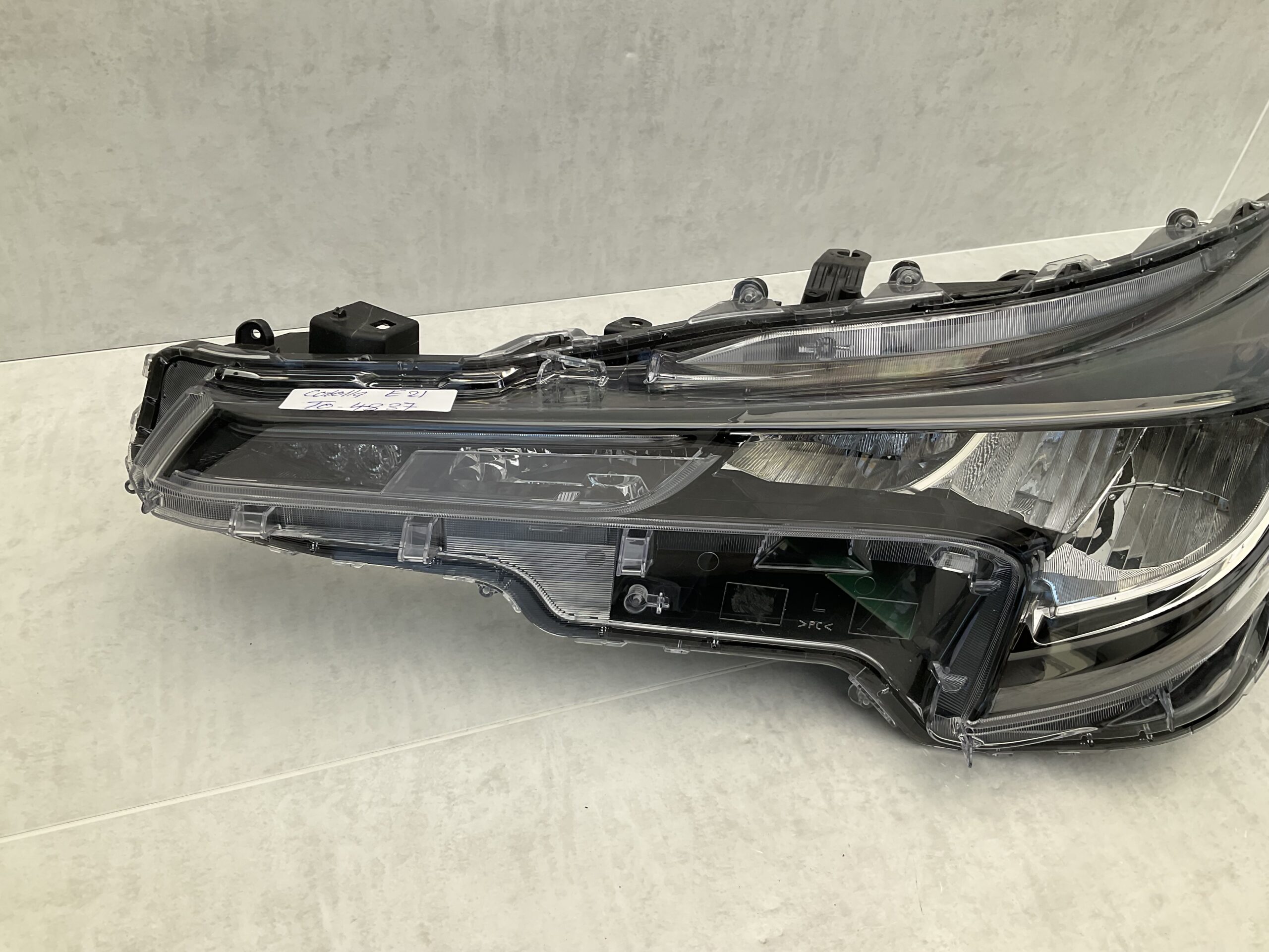 KOPLAMP TOYOTA COROLLA E21 81150-02S70 LINKS TO-4837