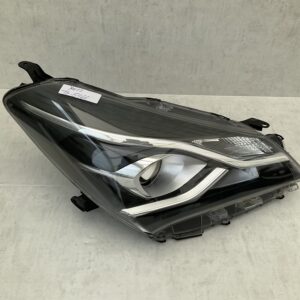 KOPLAMP TOYOTA YARIS 3 FACELIFT 14-17 HALOGEEN RECHTS TO-5466