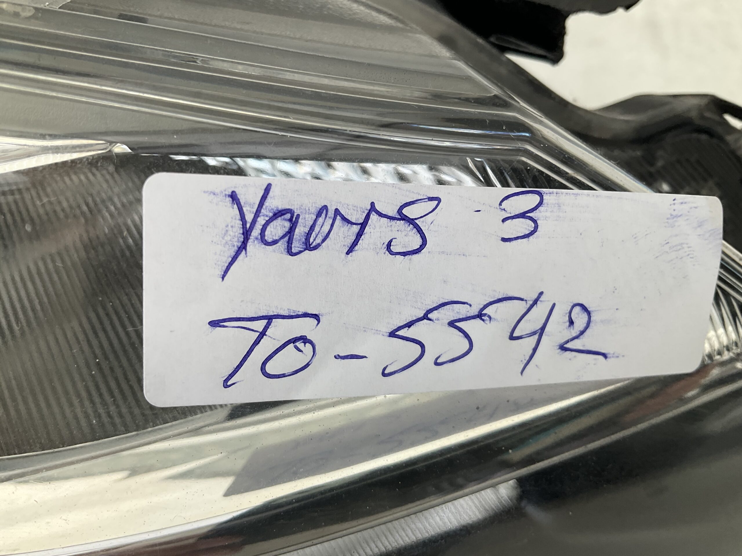 KOPLAMP TOYOTA YARIS 3 FACELIFT 14-17 HALOGEEN Rechts TO-5542