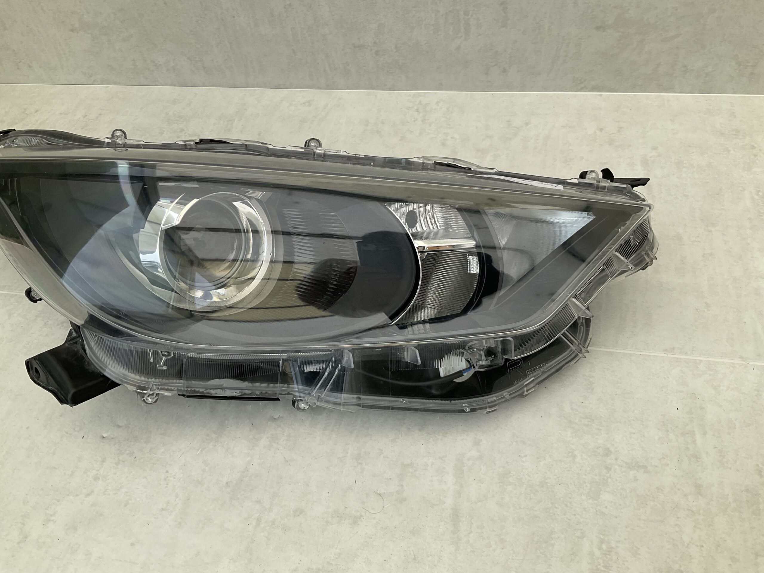 KOPLAMP TOYOTA YARIS K0-6EU LED ORIGINEEL RECHTS TO-8152