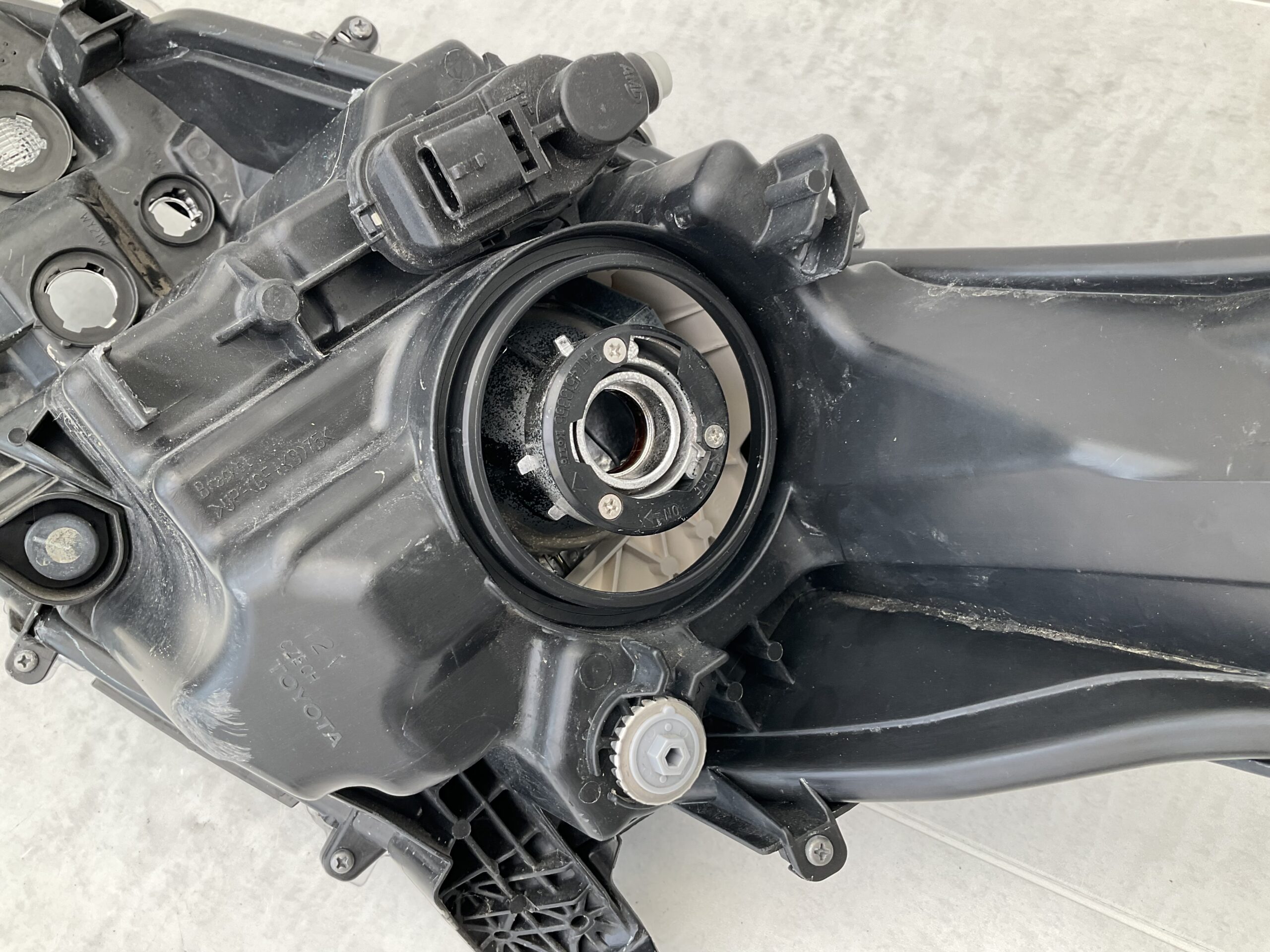 KOPLAMP TOYOTA YARIS K0-6EU LED ORIGINEEL RECHTS TO-8152