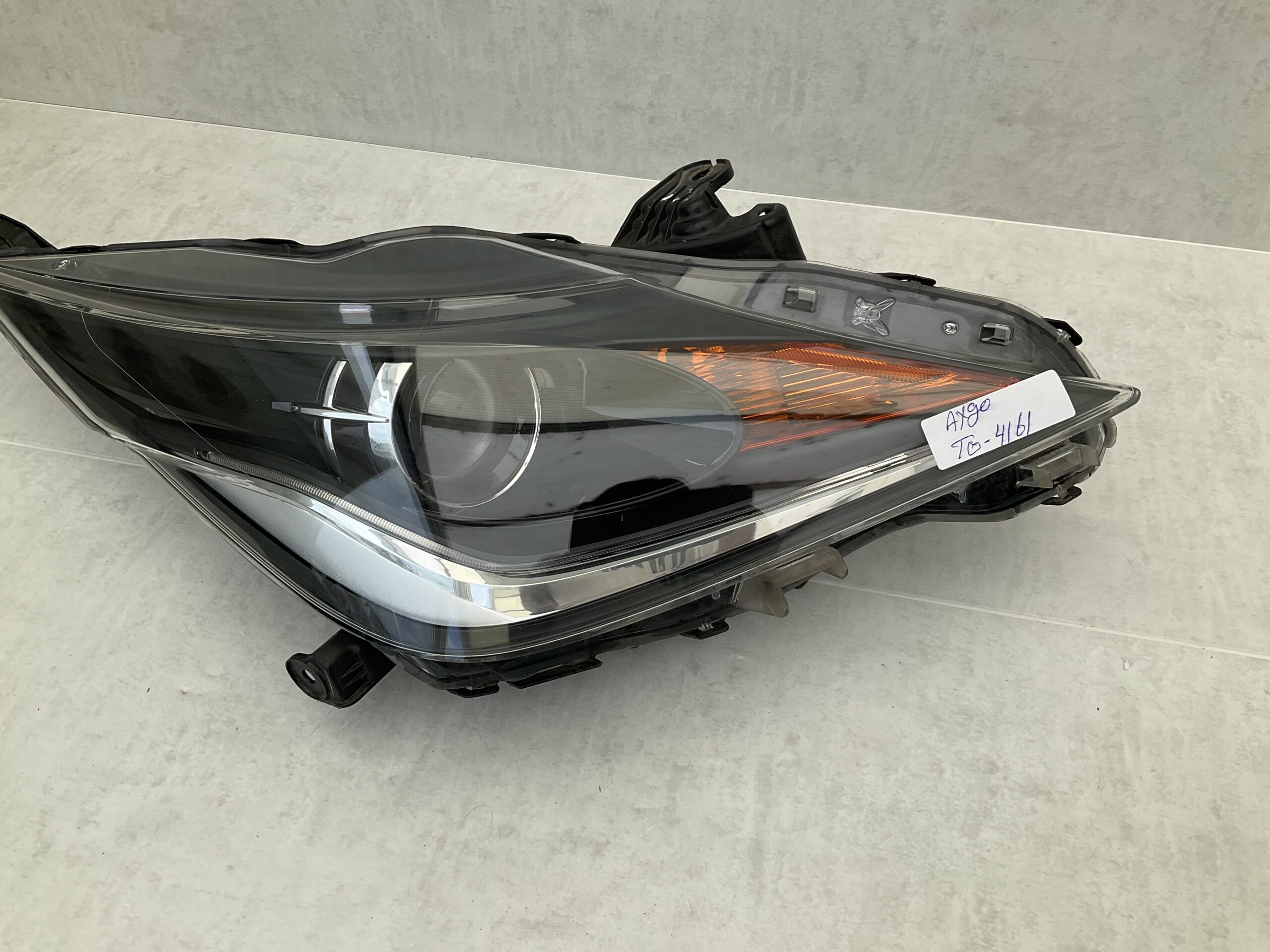 KOPLAMP TOYOTA AYGO 14-17 LED ORIGINEEL RECHTS TO-4161