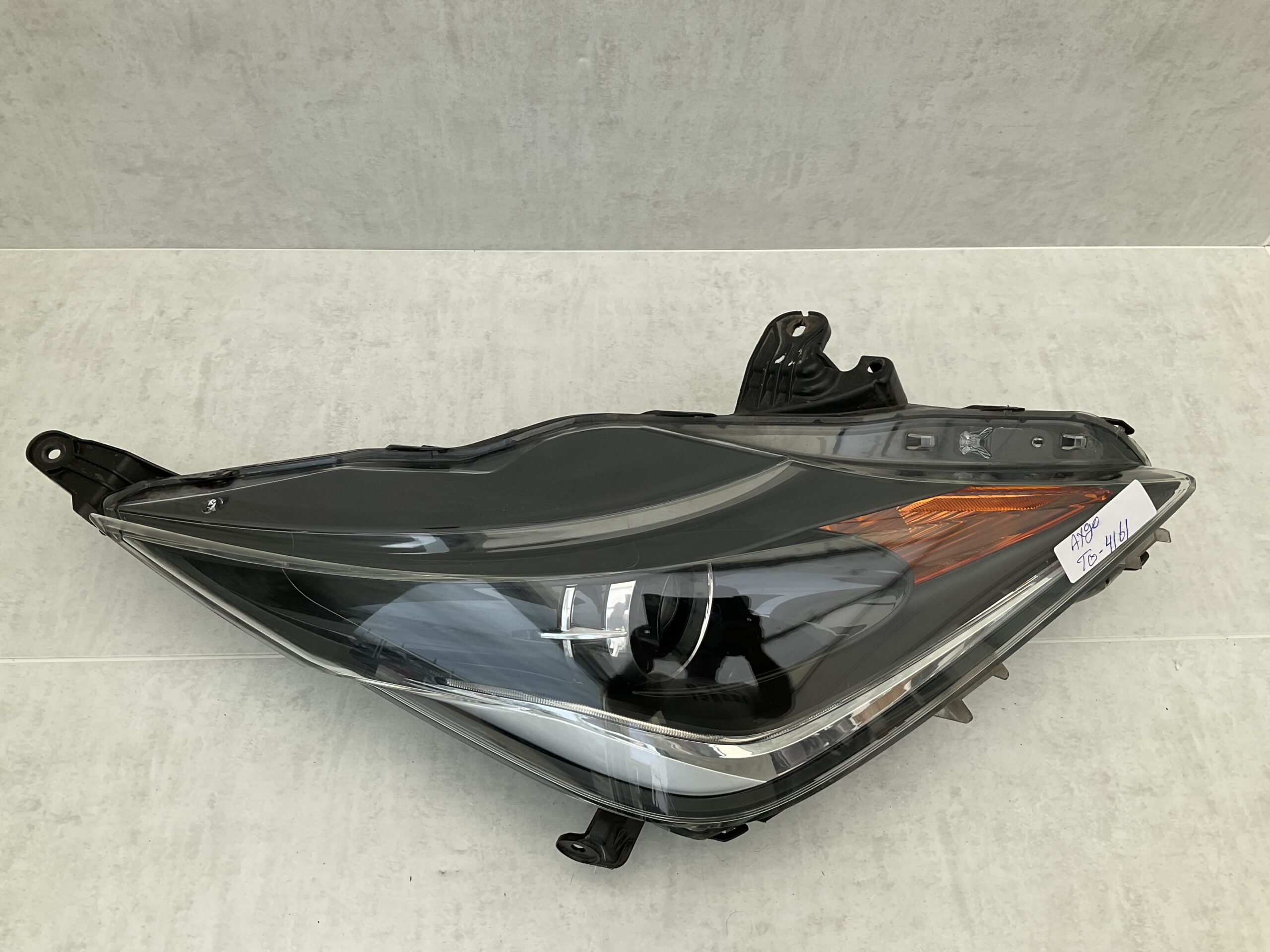 KOPLAMP TOYOTA AYGO 14-17 LED ORIGINEEL RECHTS TO-4161