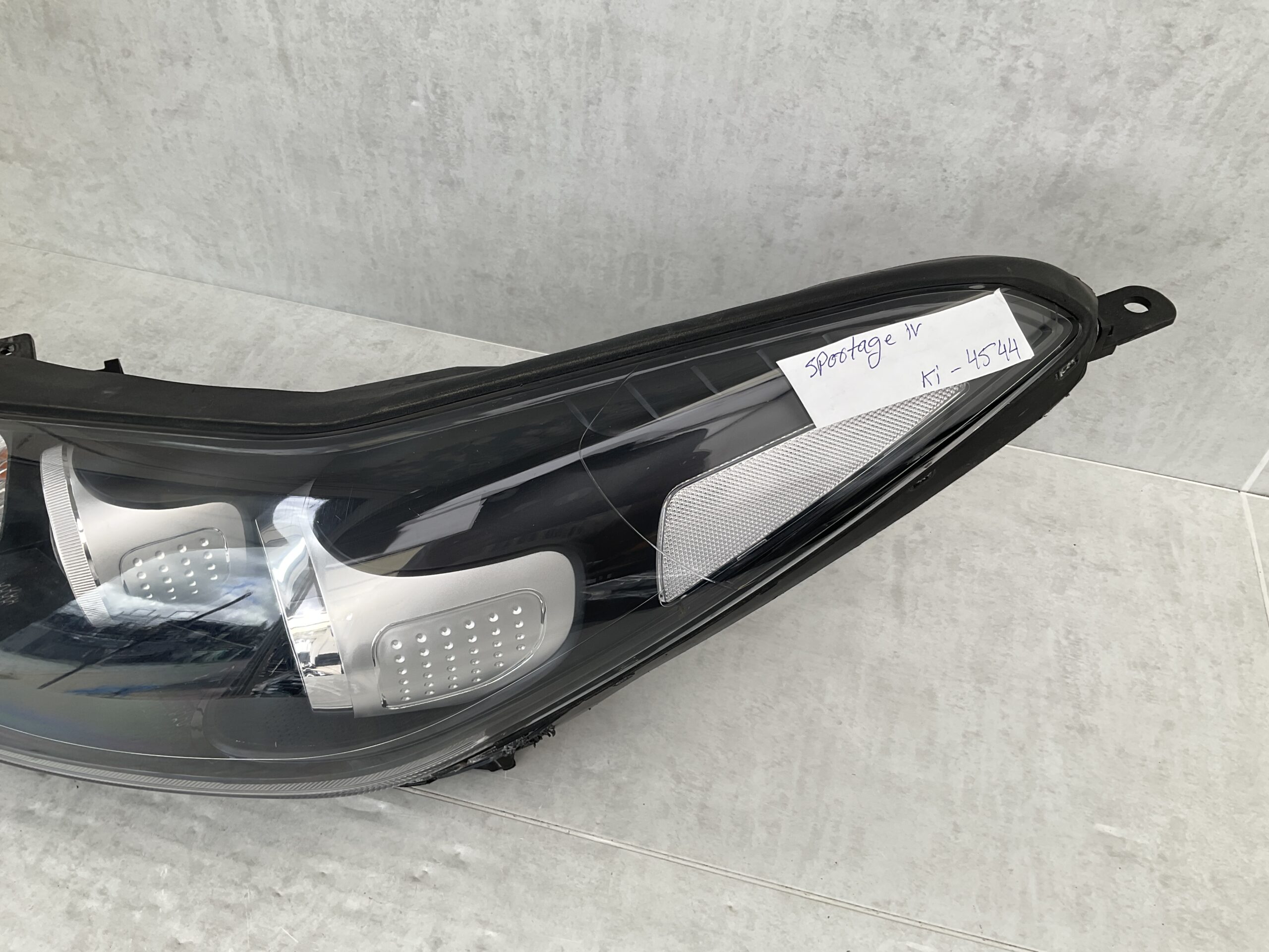 KOPLAMP KIA SPORTAGE FULL LED 92101-F1010 LINKS K-4544