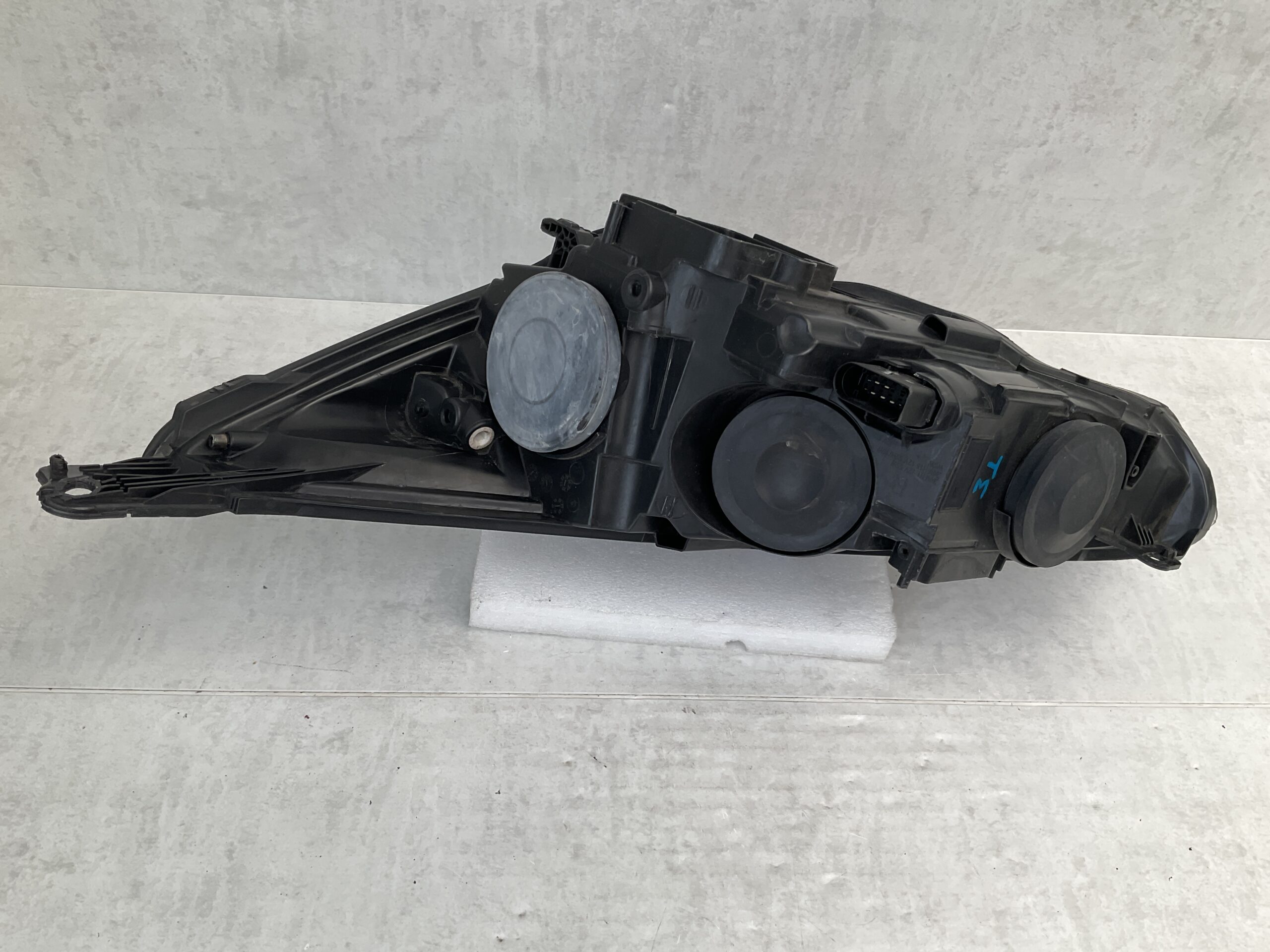 KOPLAMP FORD FOCUS MK3 HALOGEEN 6143111C9N RECHTS FO-5086