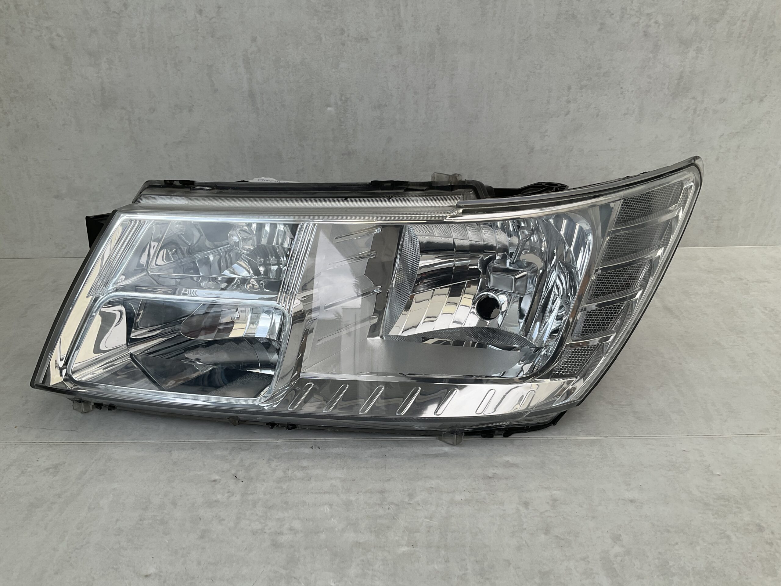 KOPLAMP FIAT FREEMONT LED 05067789AC LINKS FI-4587