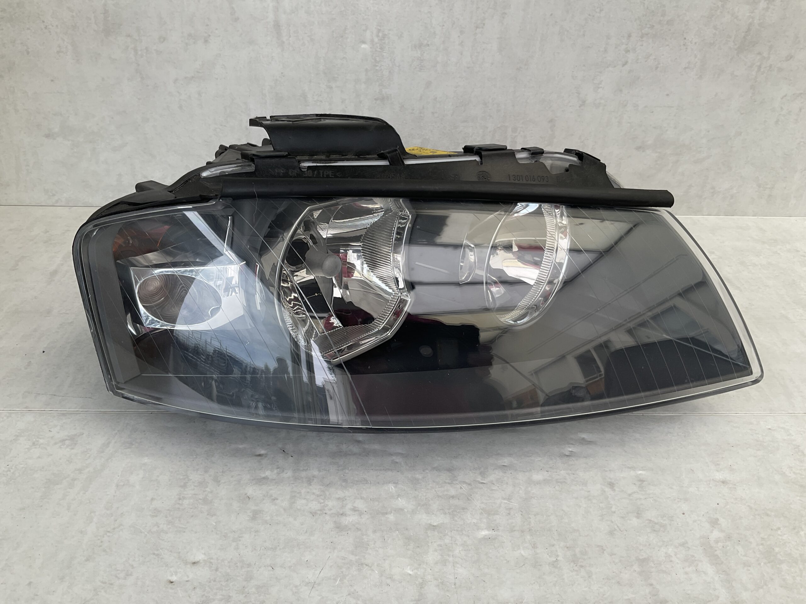 KOPLAMP AUDI A3 S3 8P HALOGEEN 8P0941004A RECHTS AU-4594