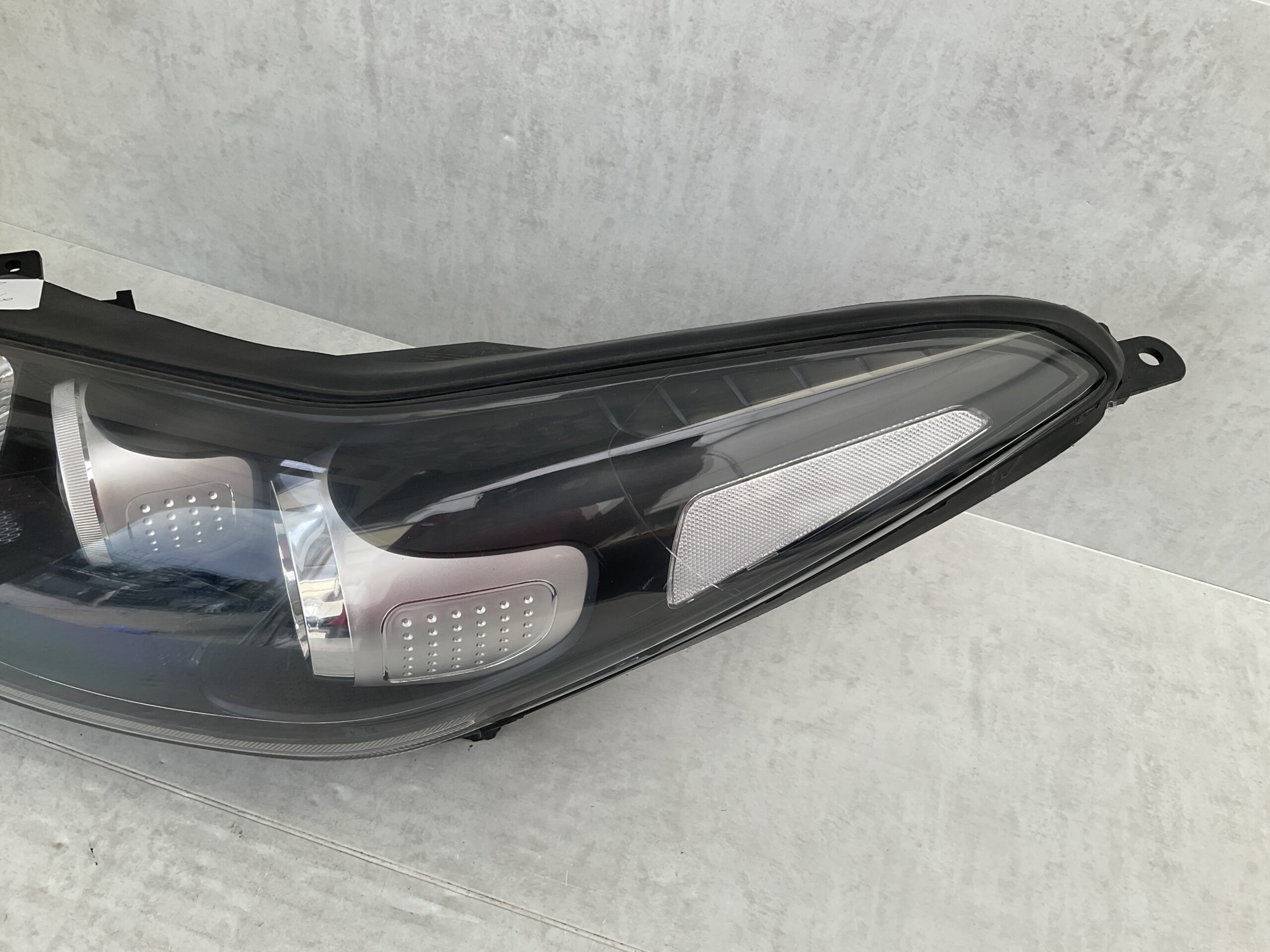 KOPLAMP KIA SPORTAGE FULL LED 92101-F1100 LINKS K-4563