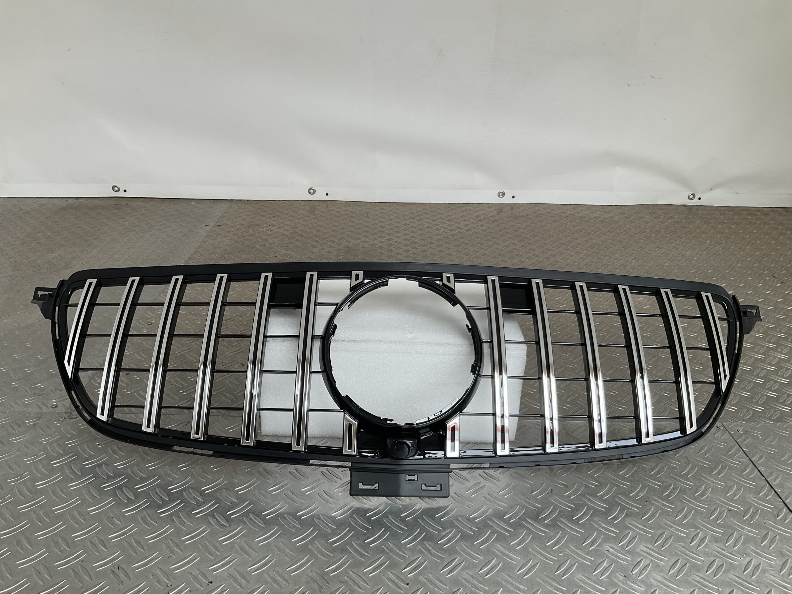 Grill GT Panamericana Mercedes GLE W292 16-20 Grille Camera Chrome W292-C