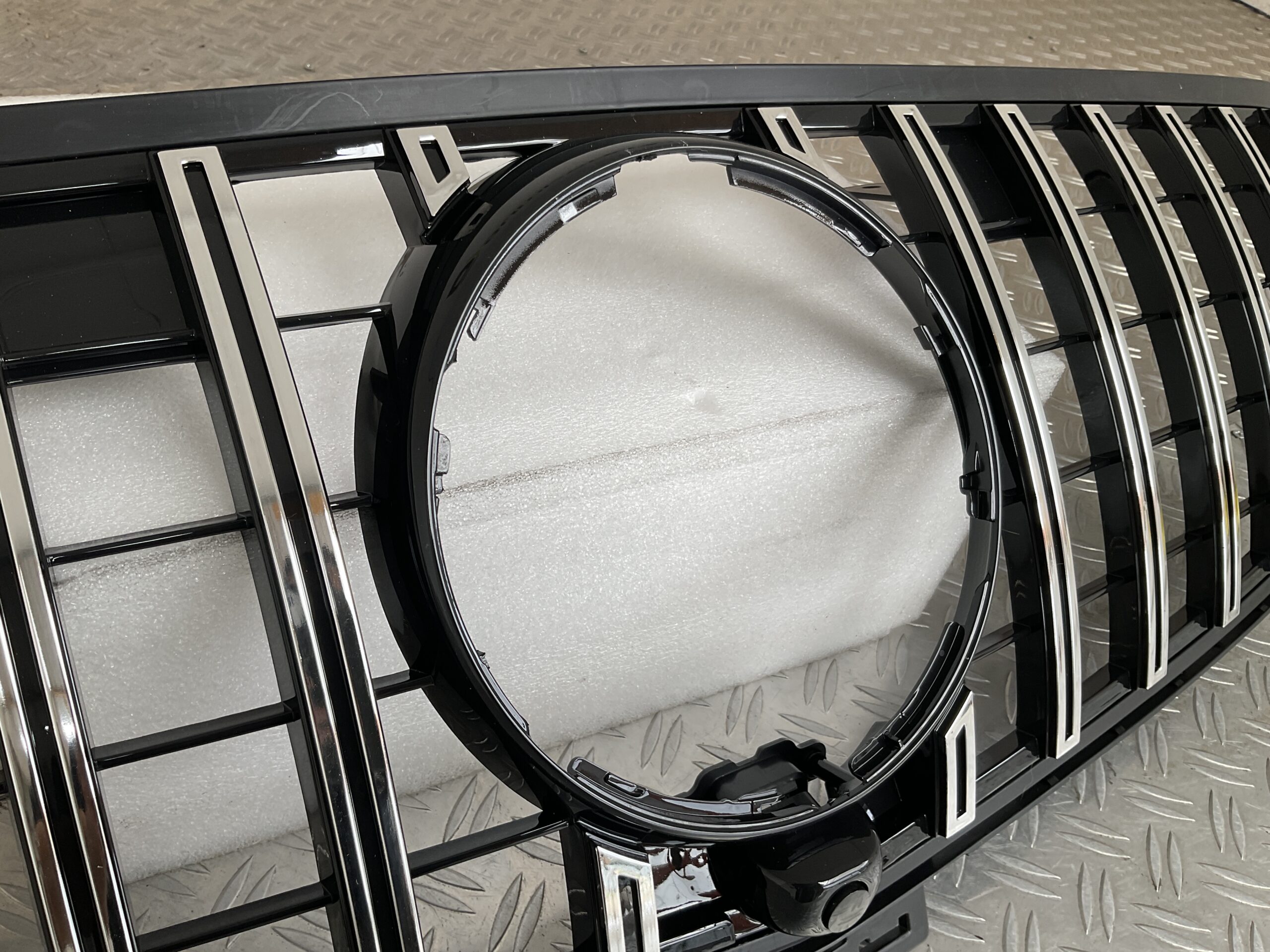 Grill GT Panamericana Mercedes GLE W292 16-20 Grille Camera Chrome W292-C