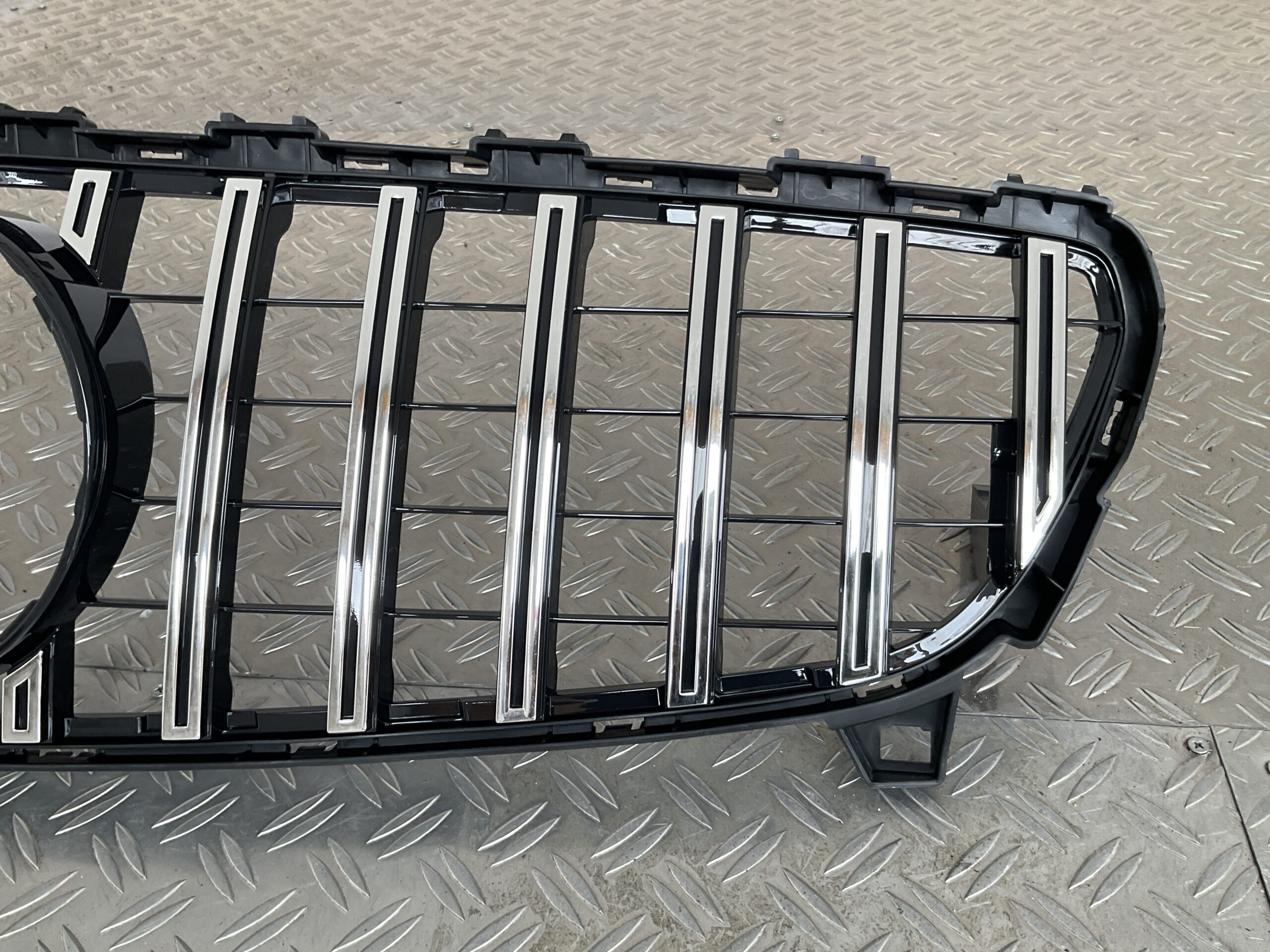 Grill Mercedes A Klasse W176 Facelift 16-19 GT Panamericana Grille Chrome W176-FL