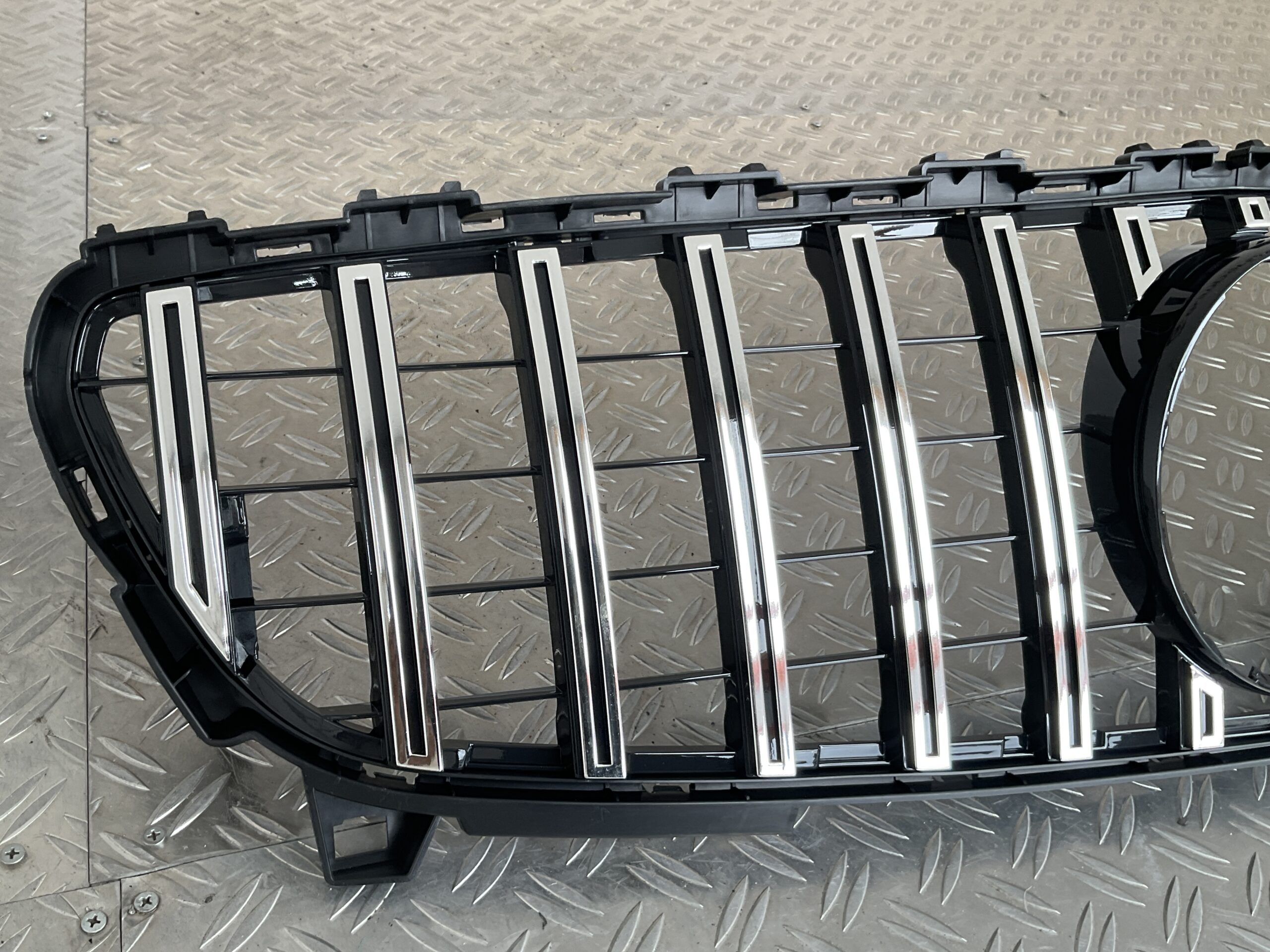 Grill GT Panamericana Mercedes A Klasse W176 Facelift 16-19 Grille Chrome W176-FL