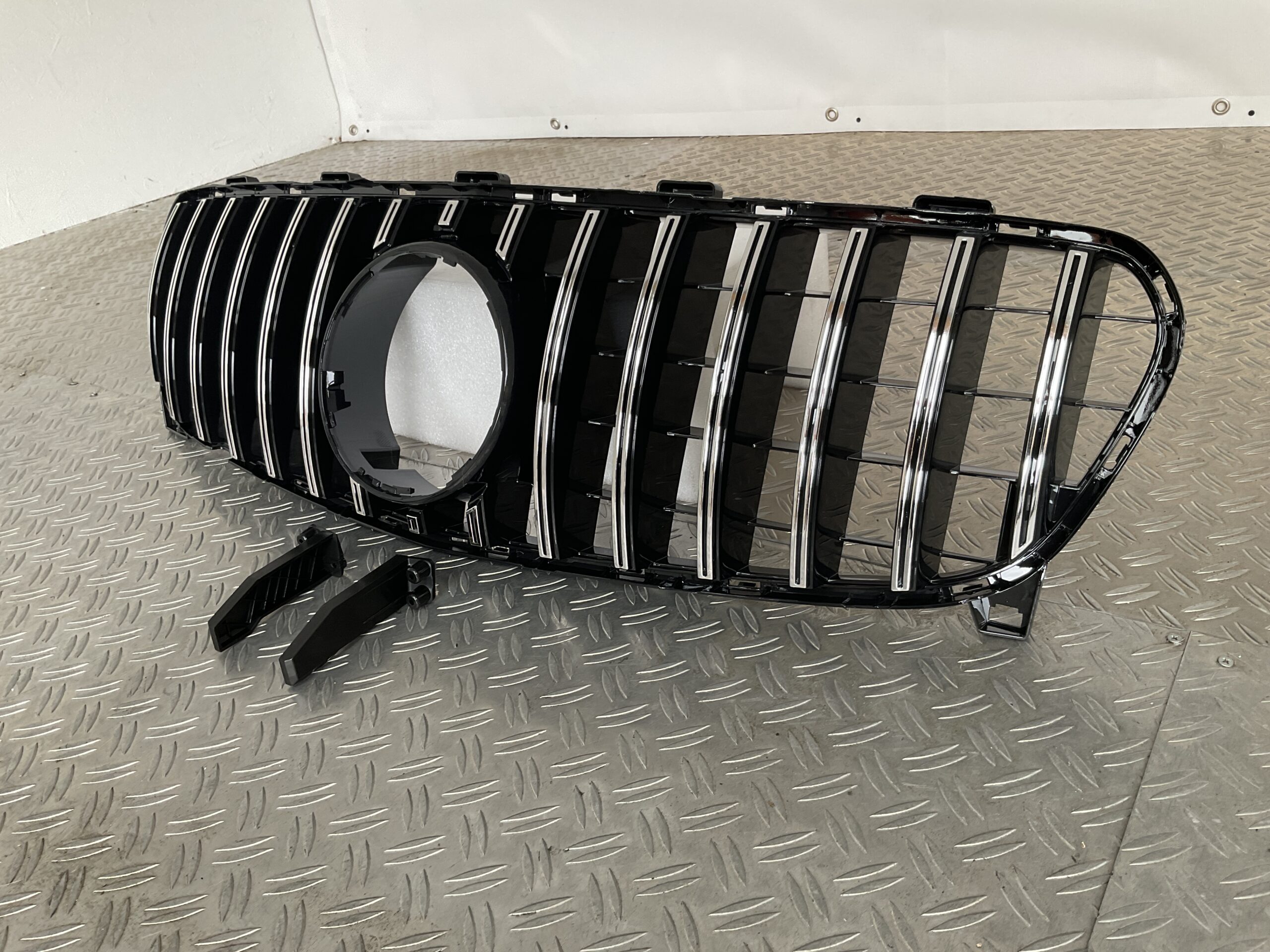 Grill Mercedes GLA Klasse W156 Facelift 16-19 GT Panamericana Grille Chrome W156-FL