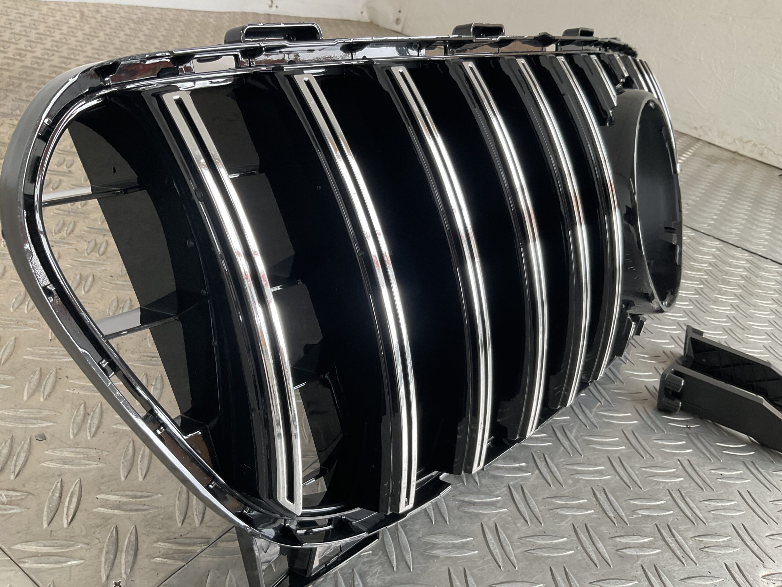 Grill Mercedes GLA Klasse W156 Facelift 16-19 GT Panamericana Grille Chrome W156-FL