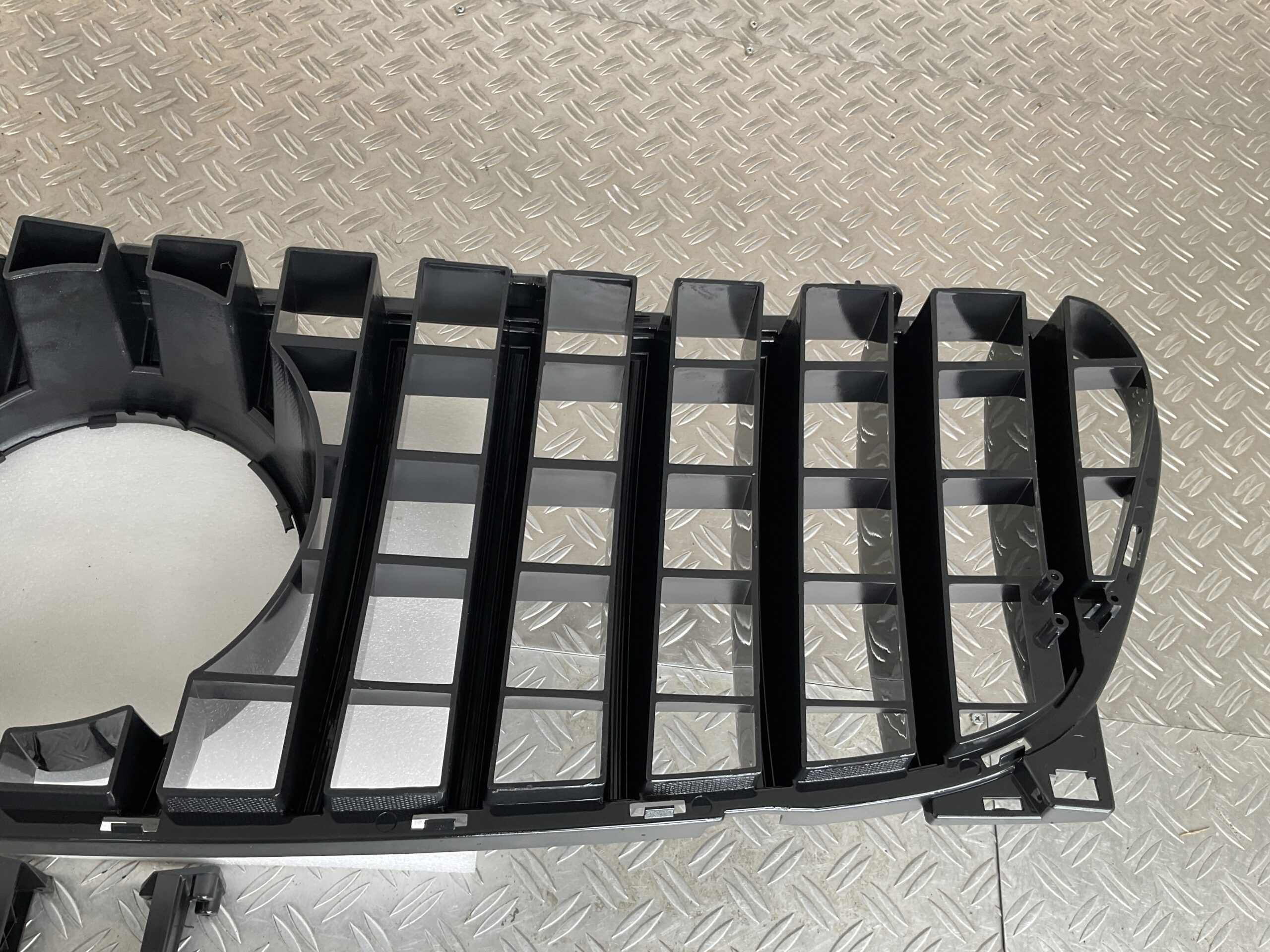 Grill Mercedes GLA Klasse W156 Facelift 16-19 GT Panamericana Grille Chrome W156-FL