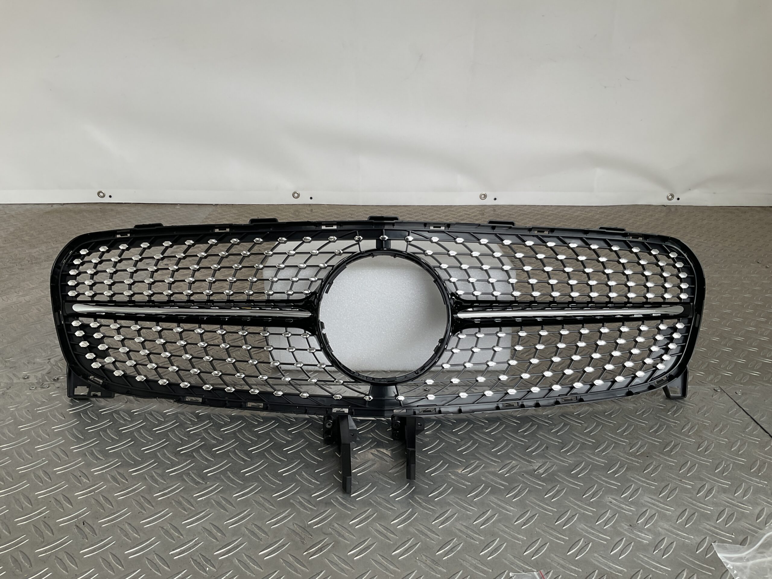 Grill Mercedes GLA Klasse W156 Facelift 16-19 Diamond Grille W156-D