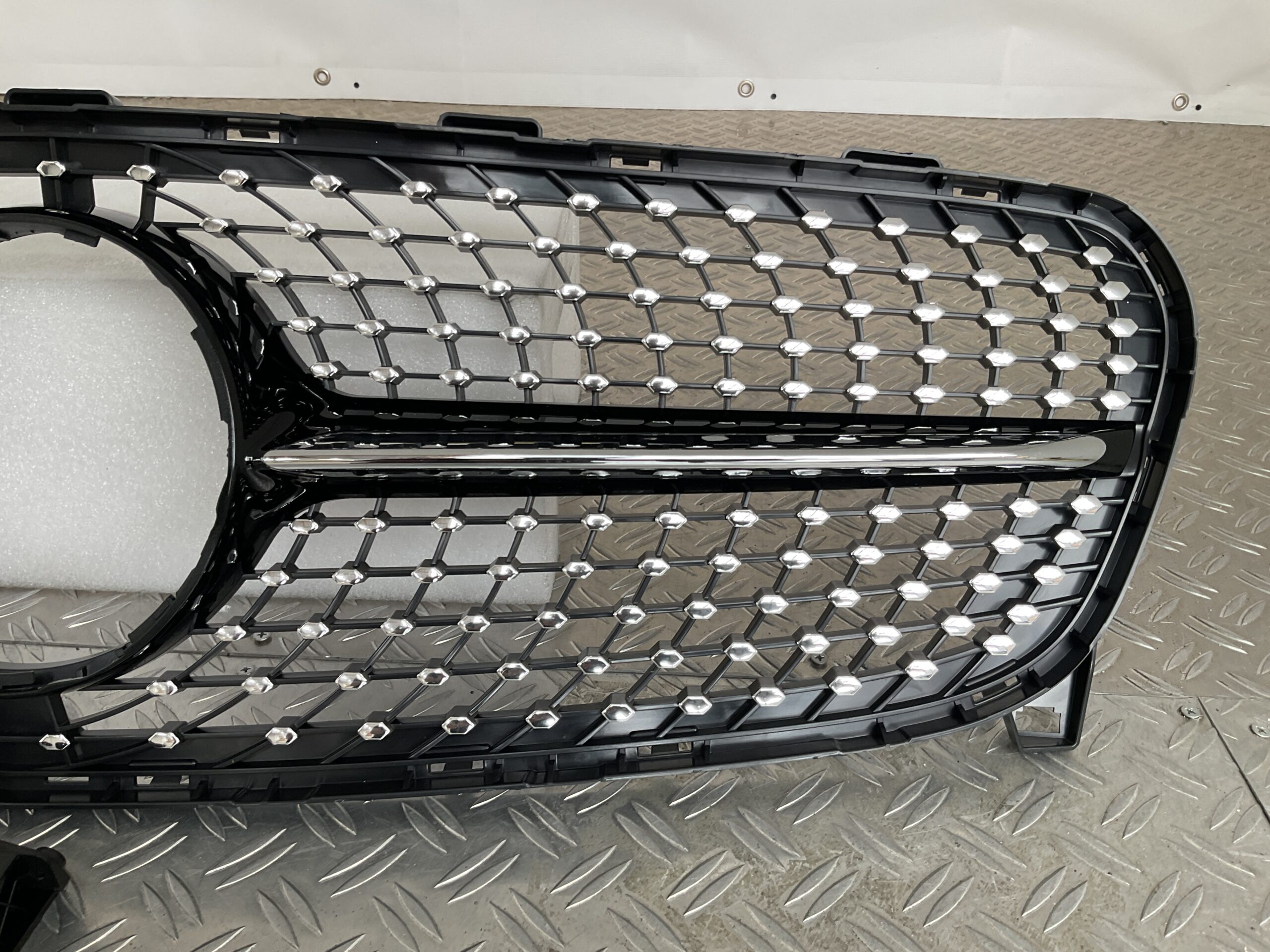 Grill Mercedes GLA Klasse W156 Facelift 16-19 Diamond Grille W156-D